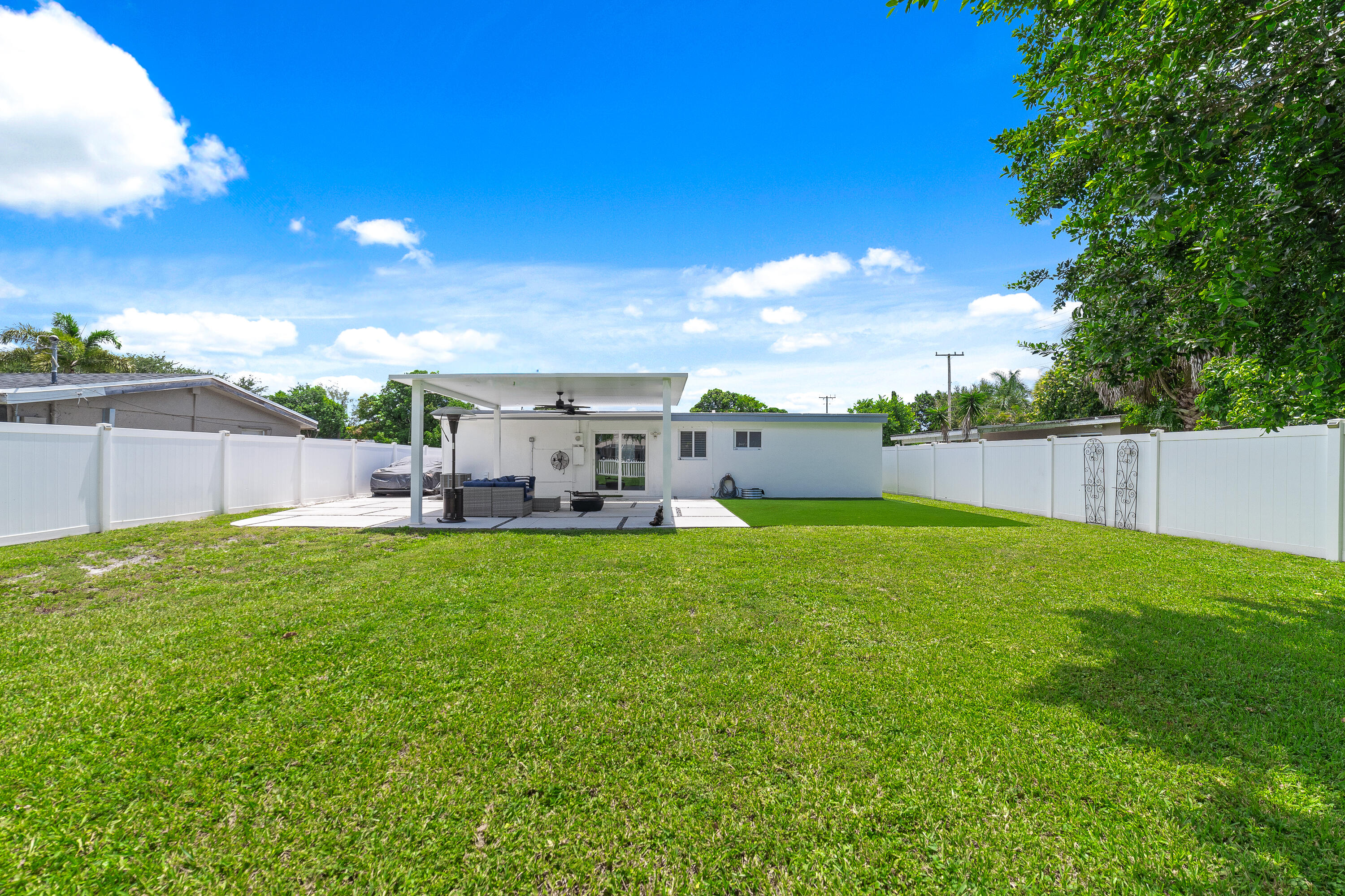 789 Hibiscus Drive