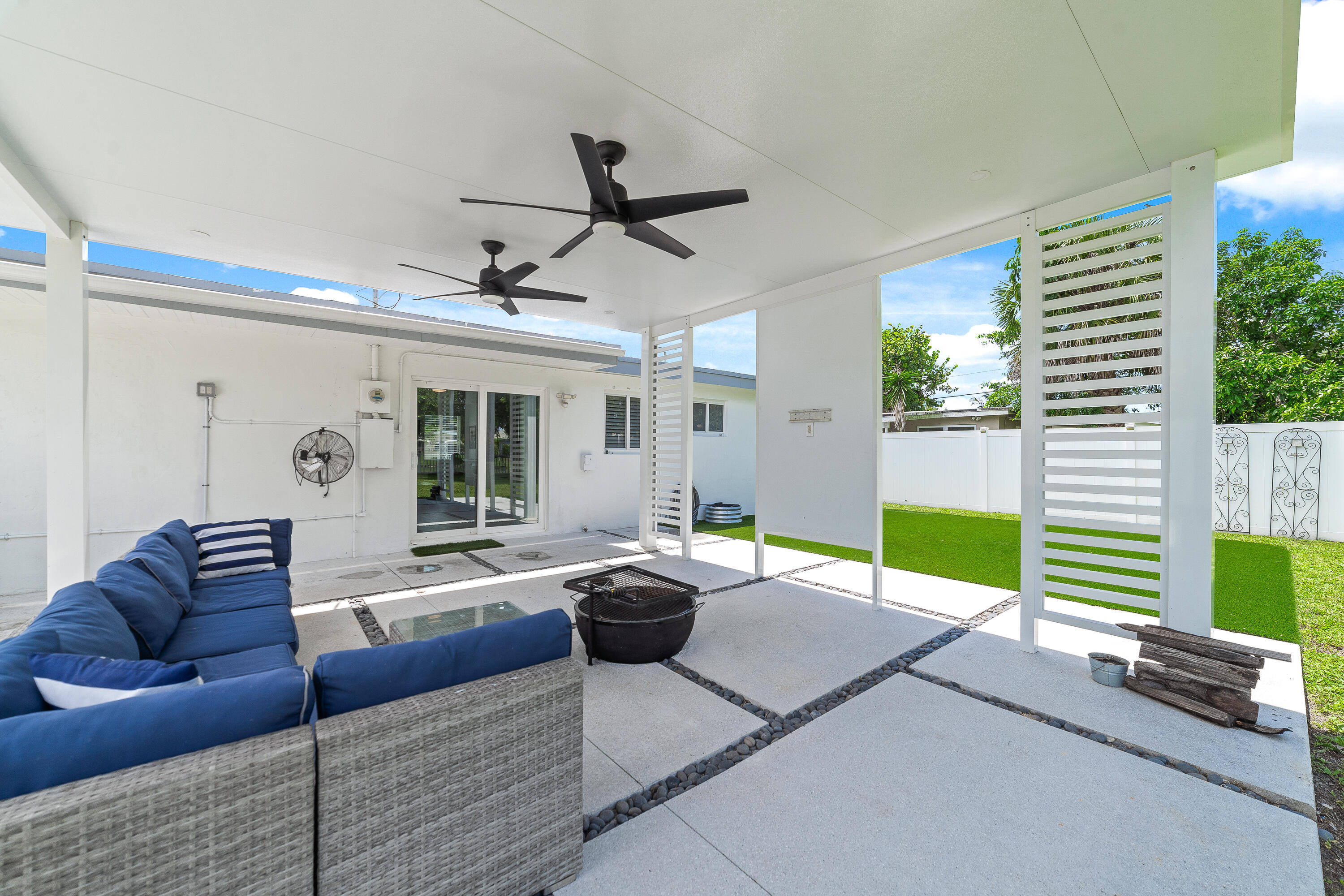 789 Hibiscus Drive