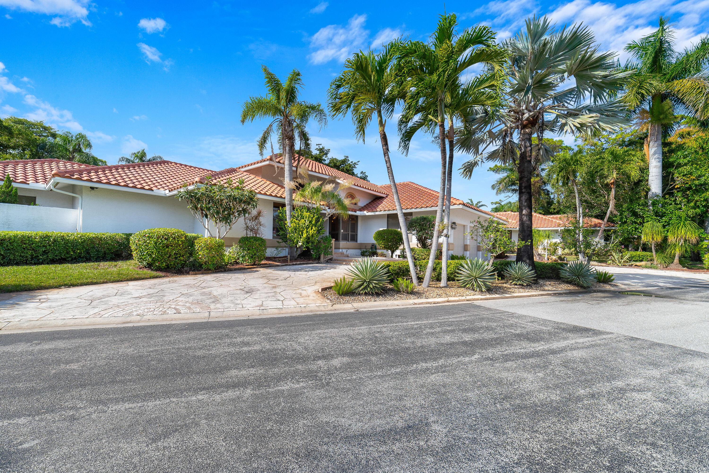 42 Northwoods Lane