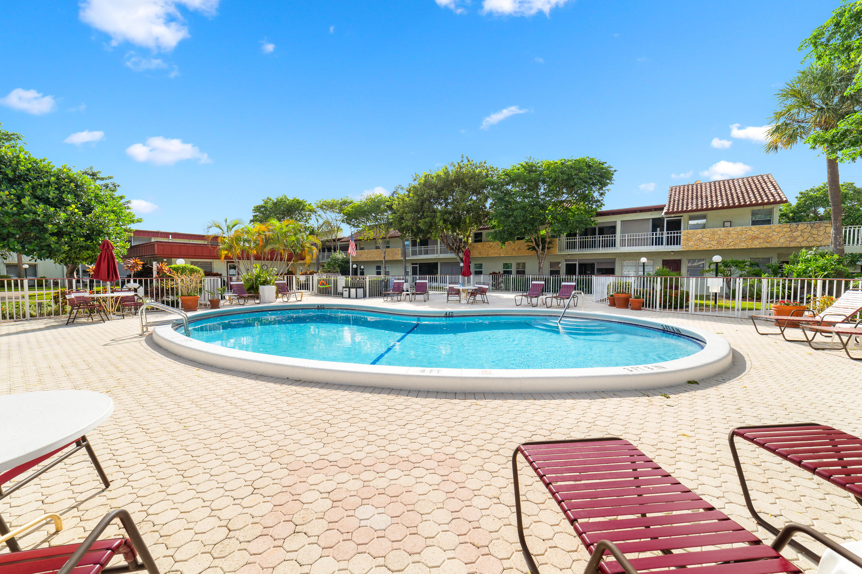 860 SE 6th Avenue 302