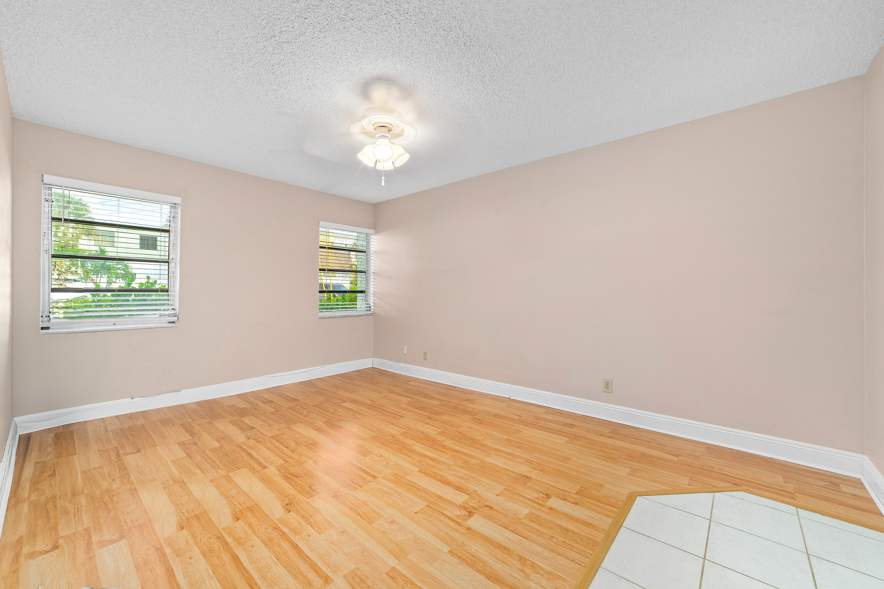 860 SE 6th Avenue 302