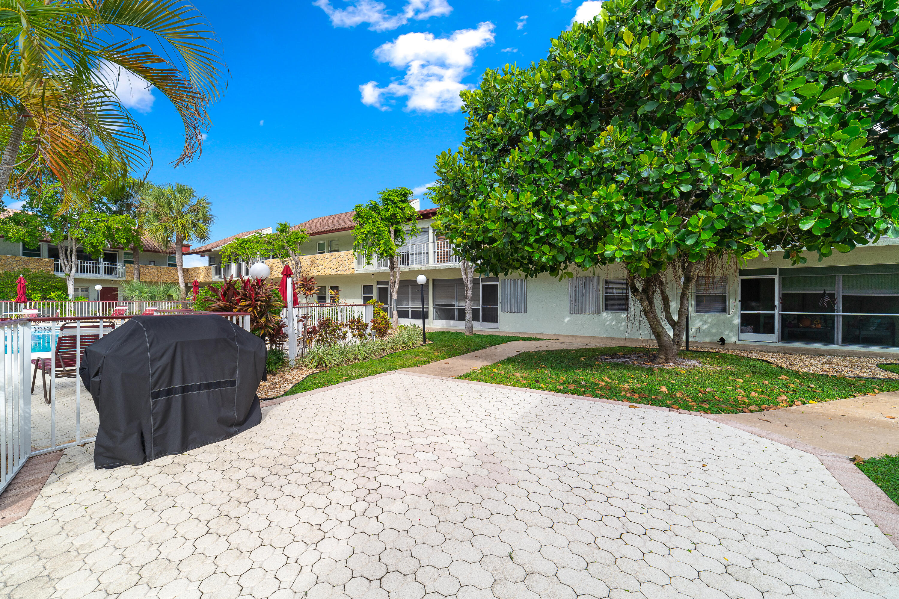 860 SE 6th Avenue 302