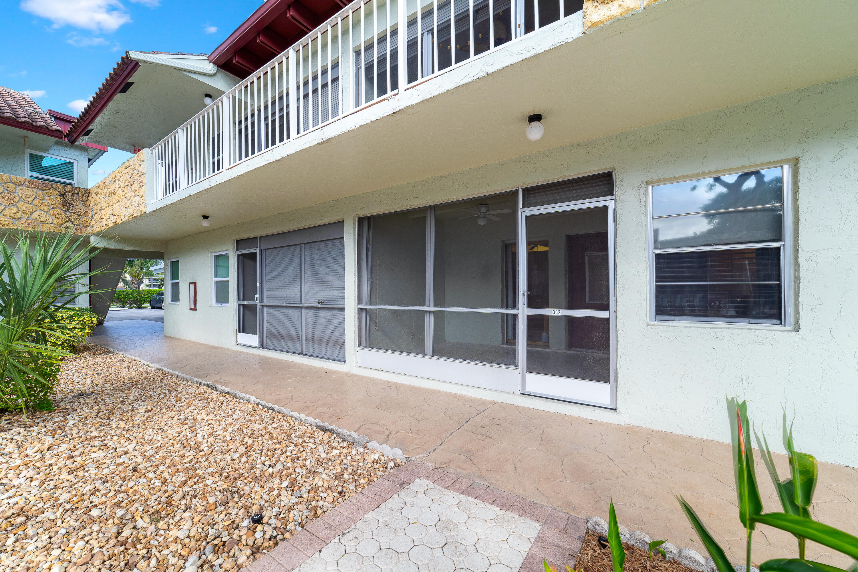 860 SE 6th Avenue 302