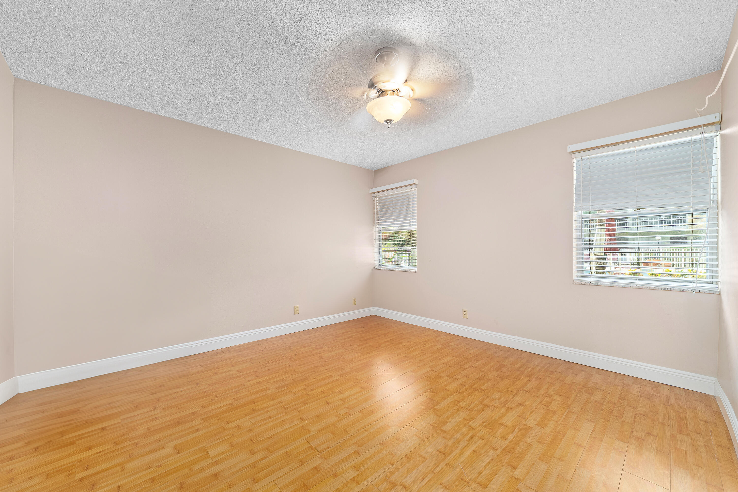 860 SE 6th Avenue 302