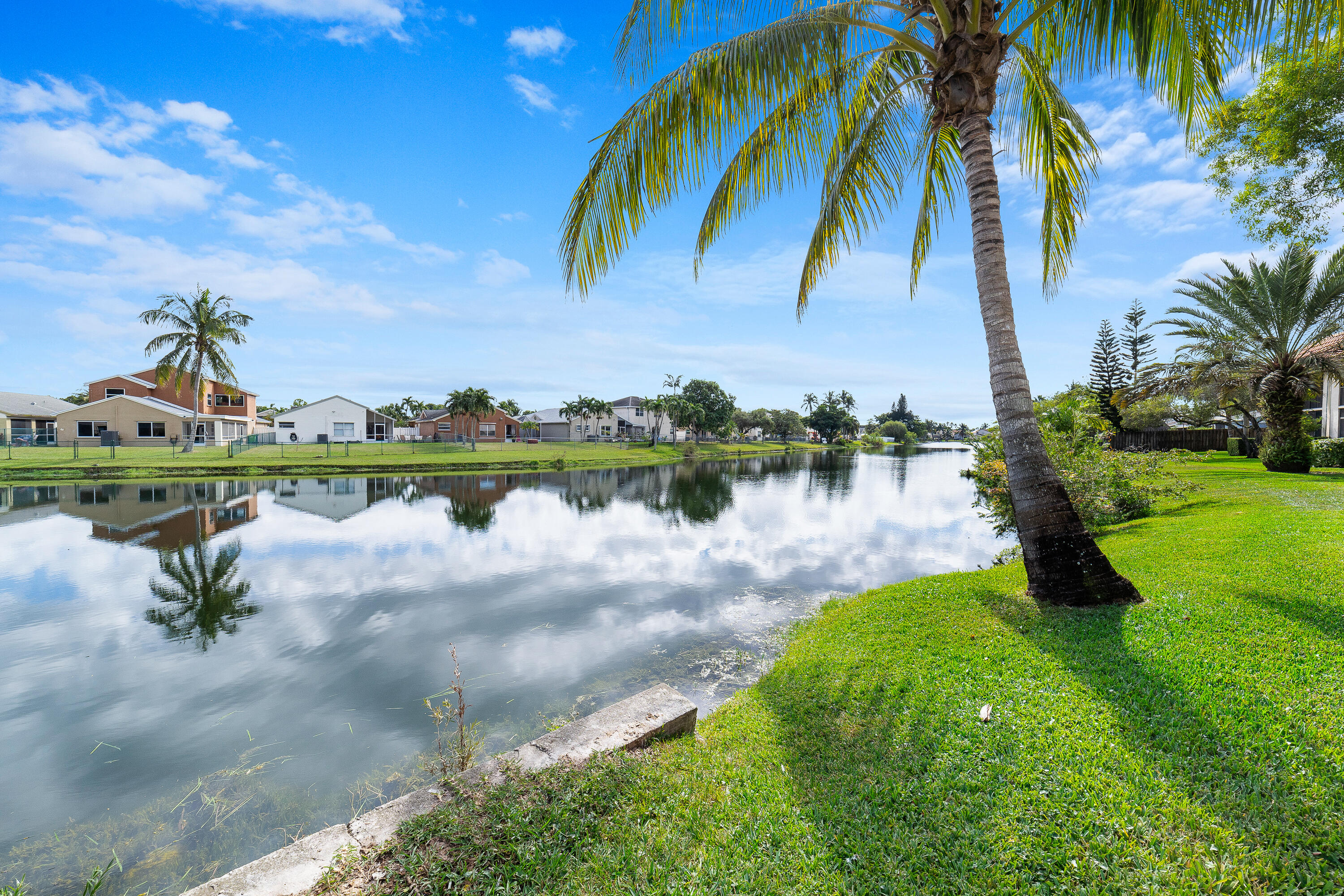15710 E Waterside Circle 106