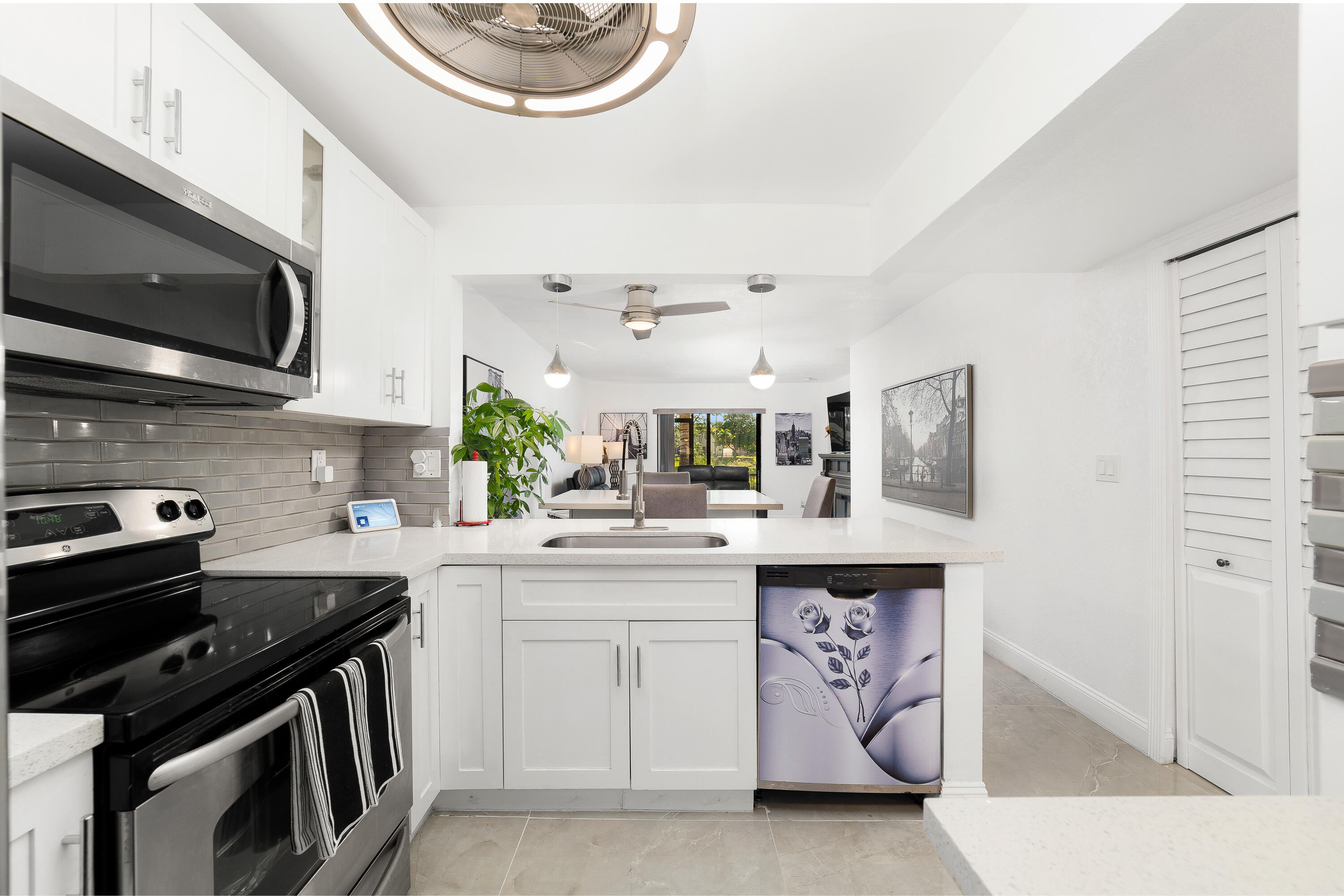 15710 E Waterside Circle 106