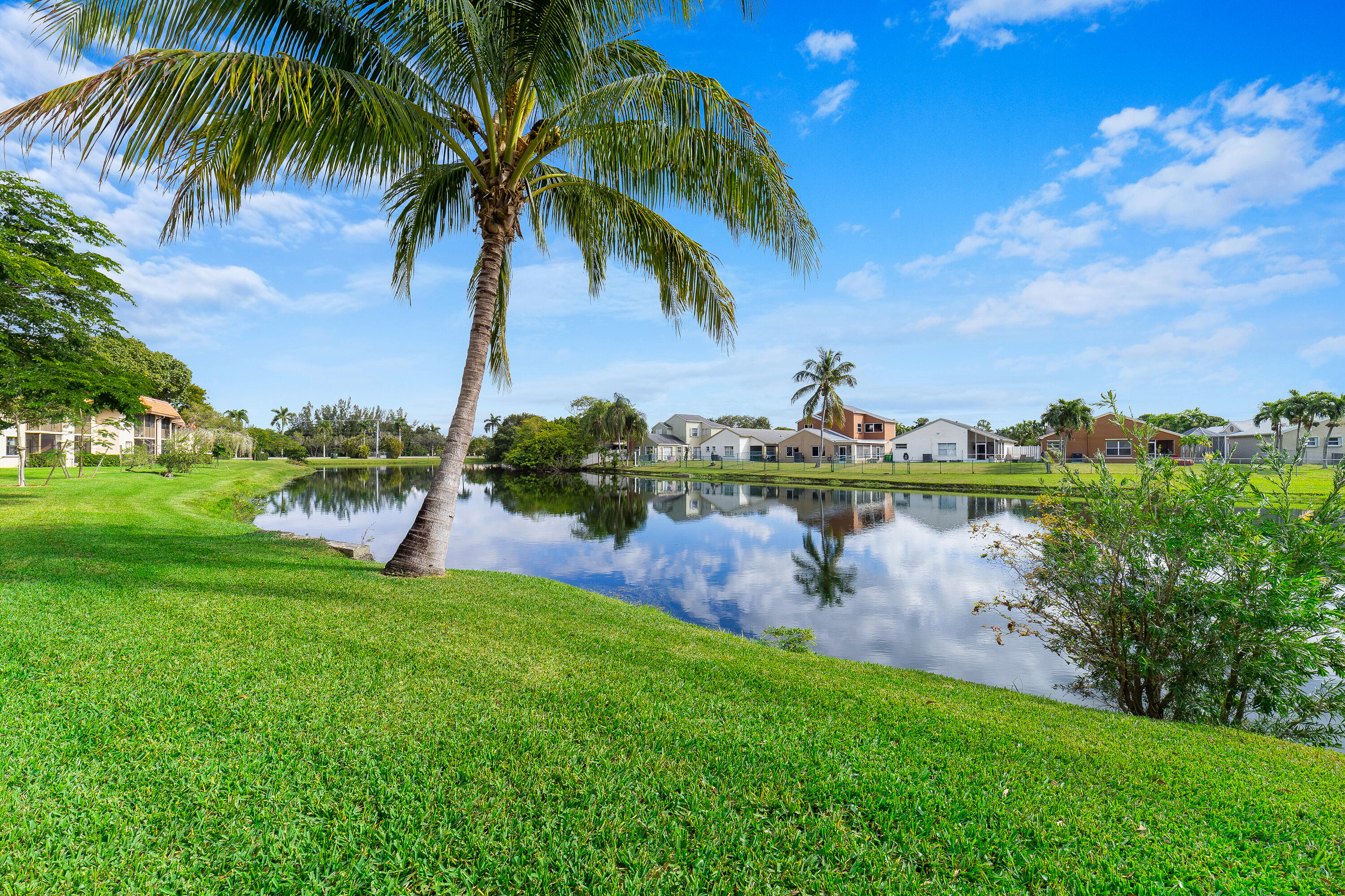 15710 E Waterside Circle 106