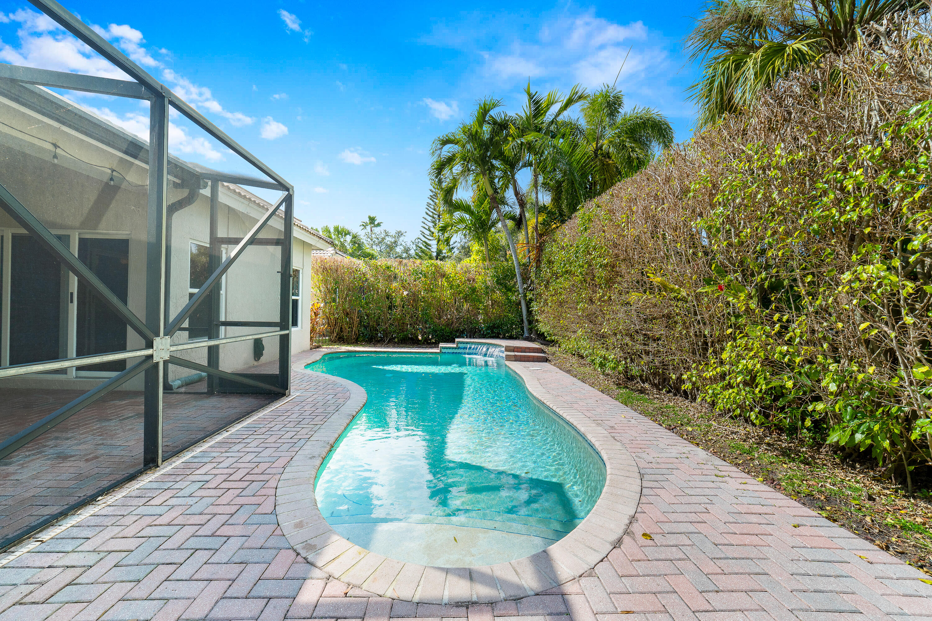 11319 NW 65th Manor