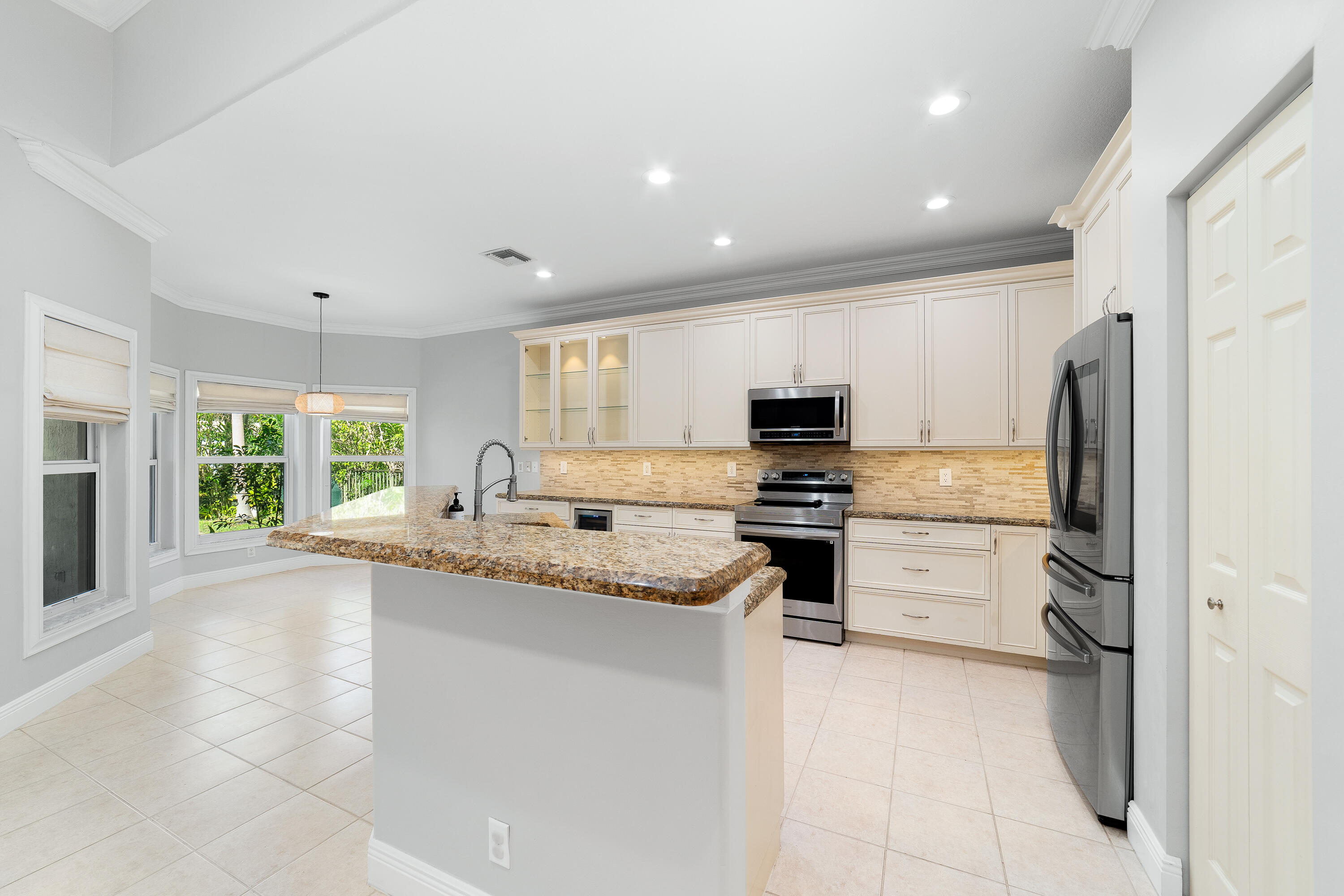 11319 NW 65th Manor