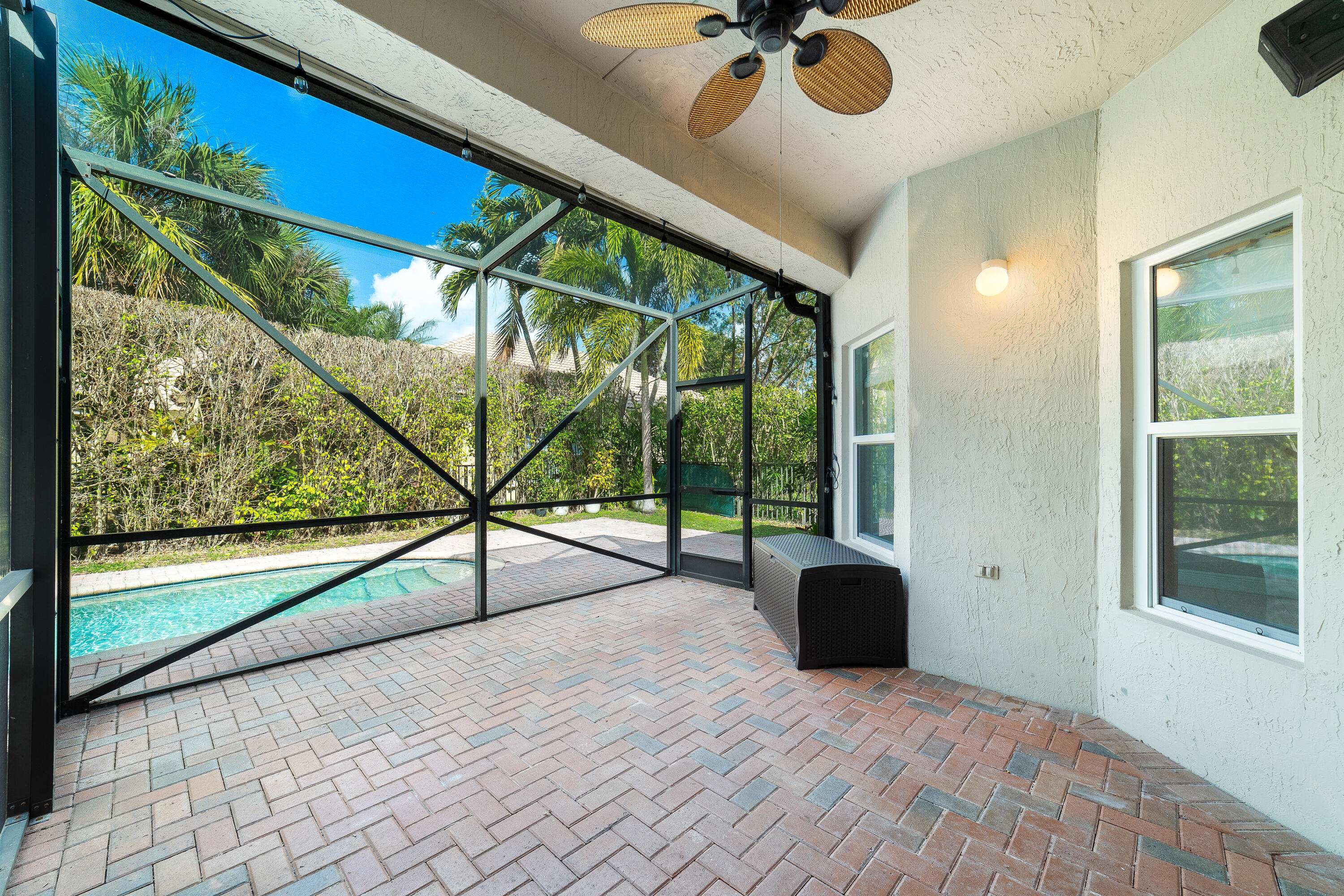 11319 NW 65th Manor
