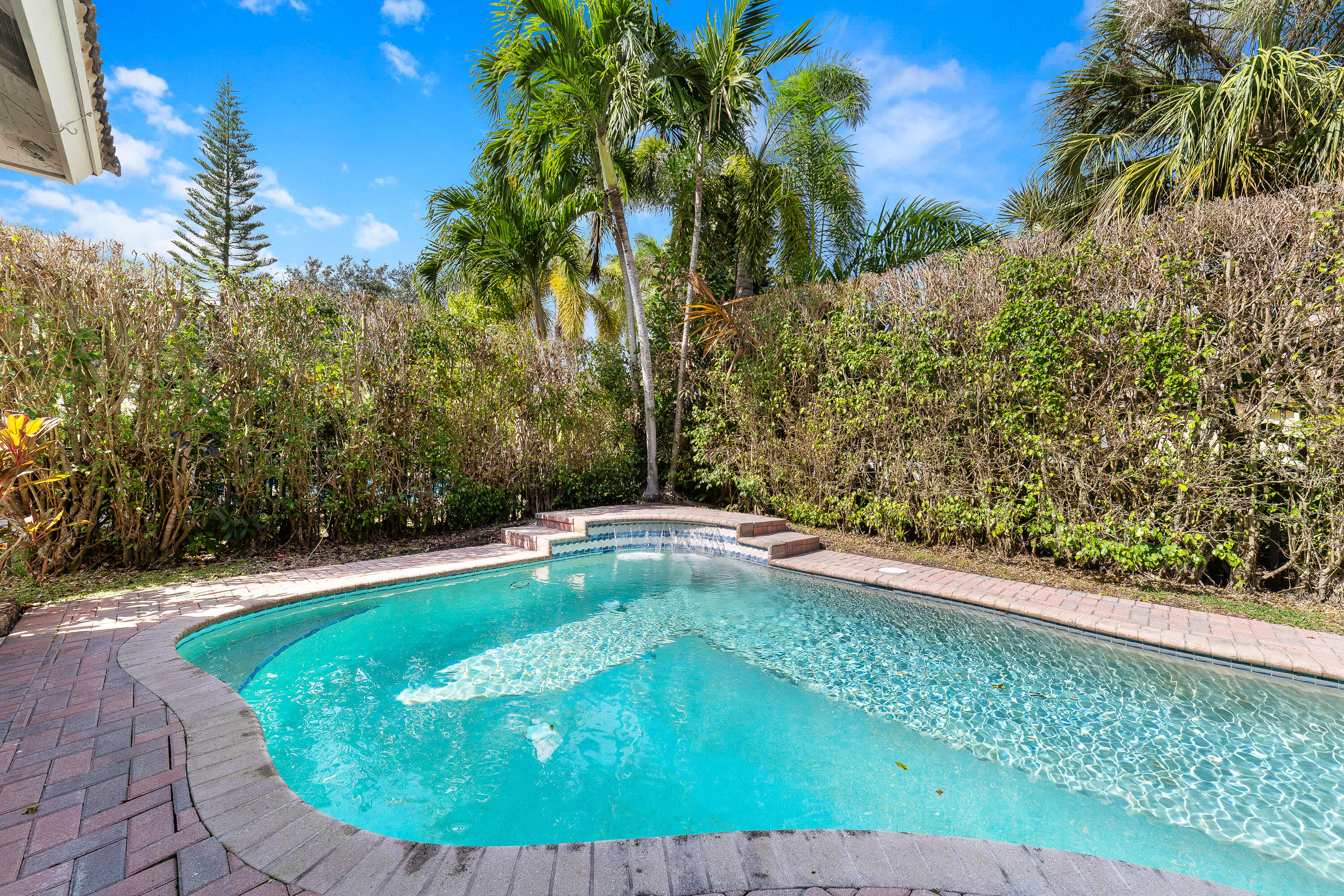 11319 NW 65th Manor