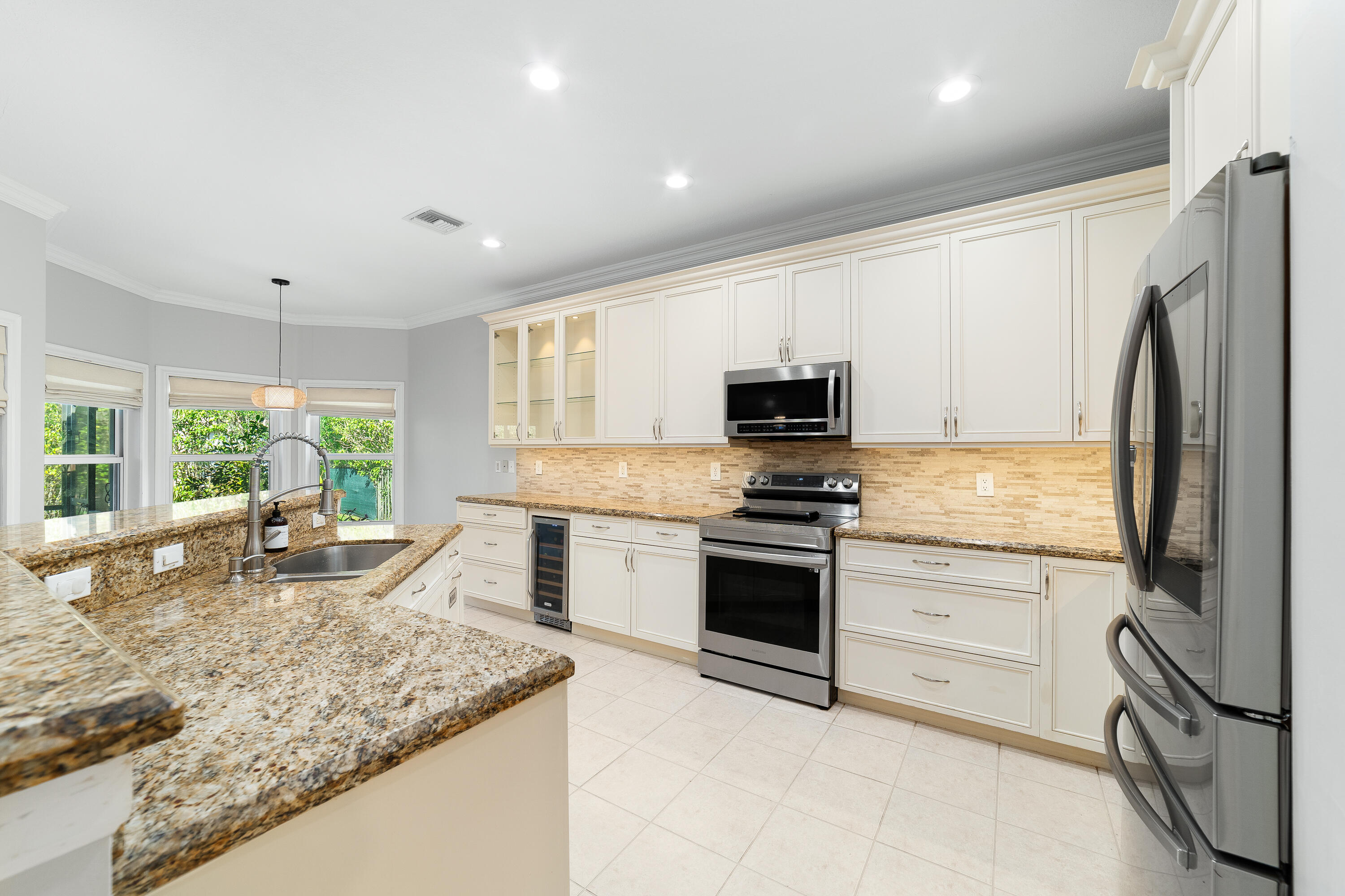 11319 NW 65th Manor