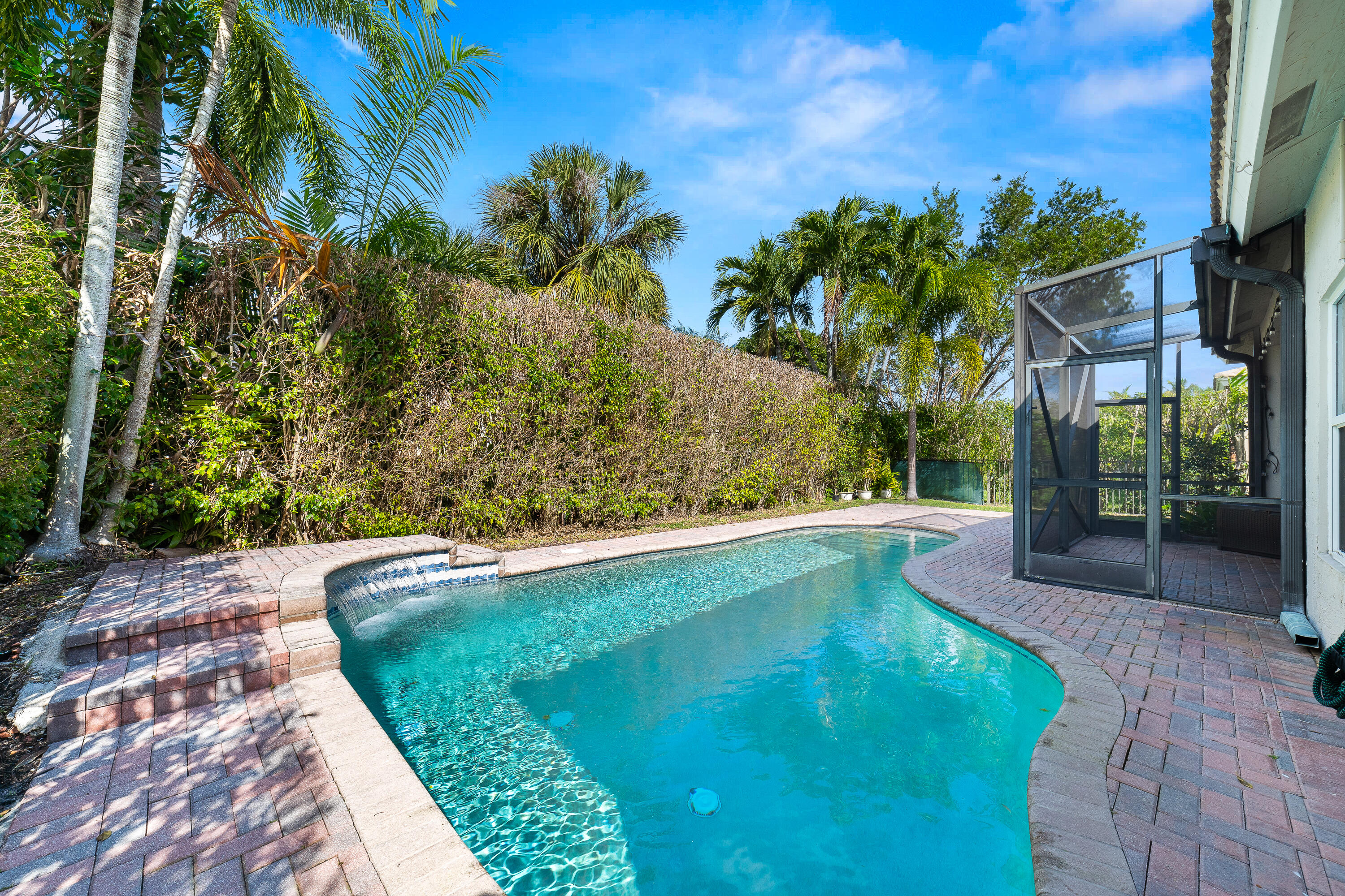 11319 NW 65th Manor