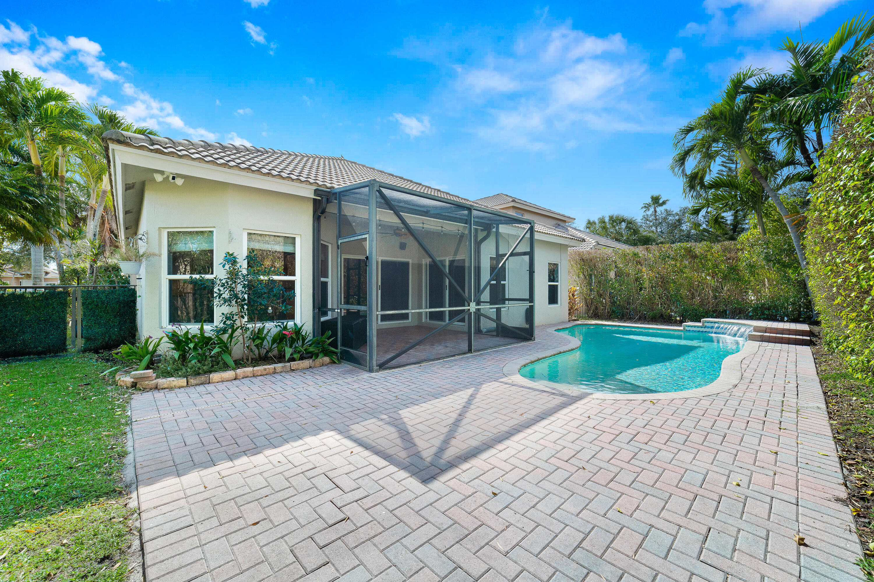 11319 NW 65th Manor