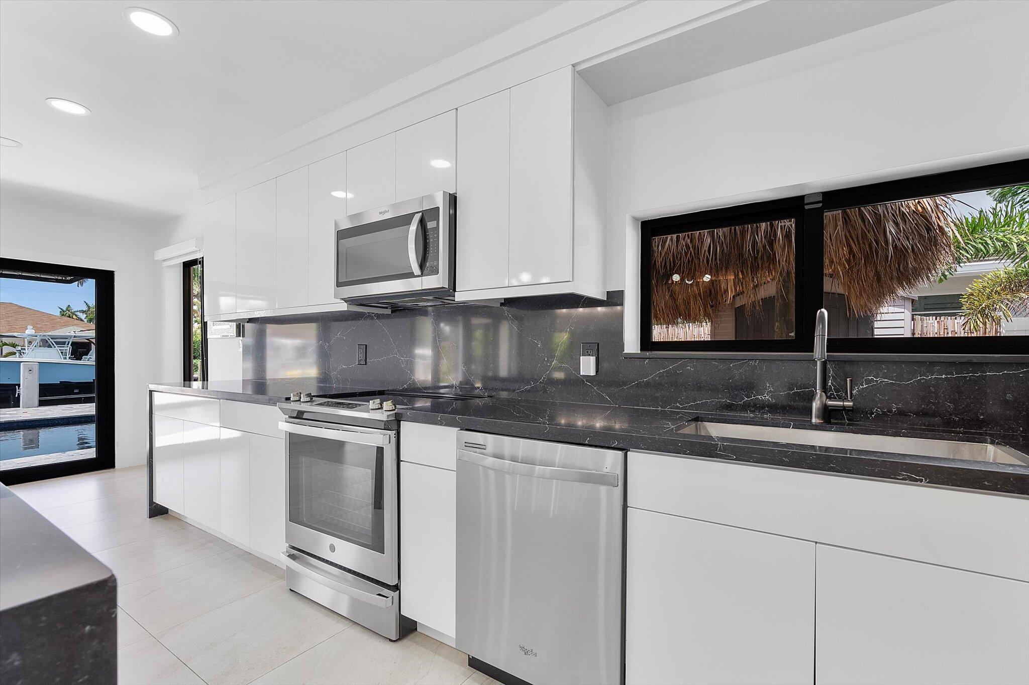2800 NE 48th Street