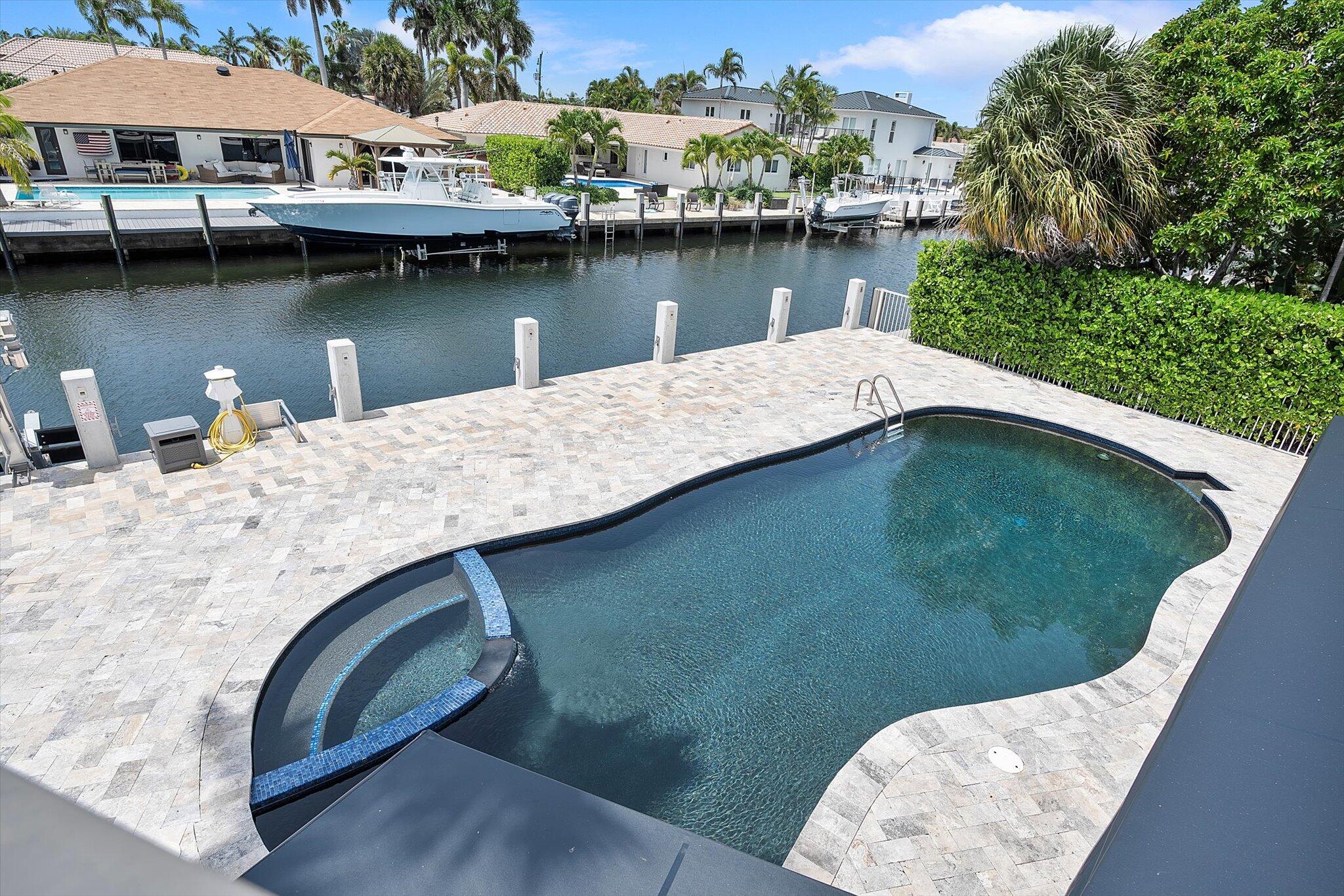 2800 NE 48th Street