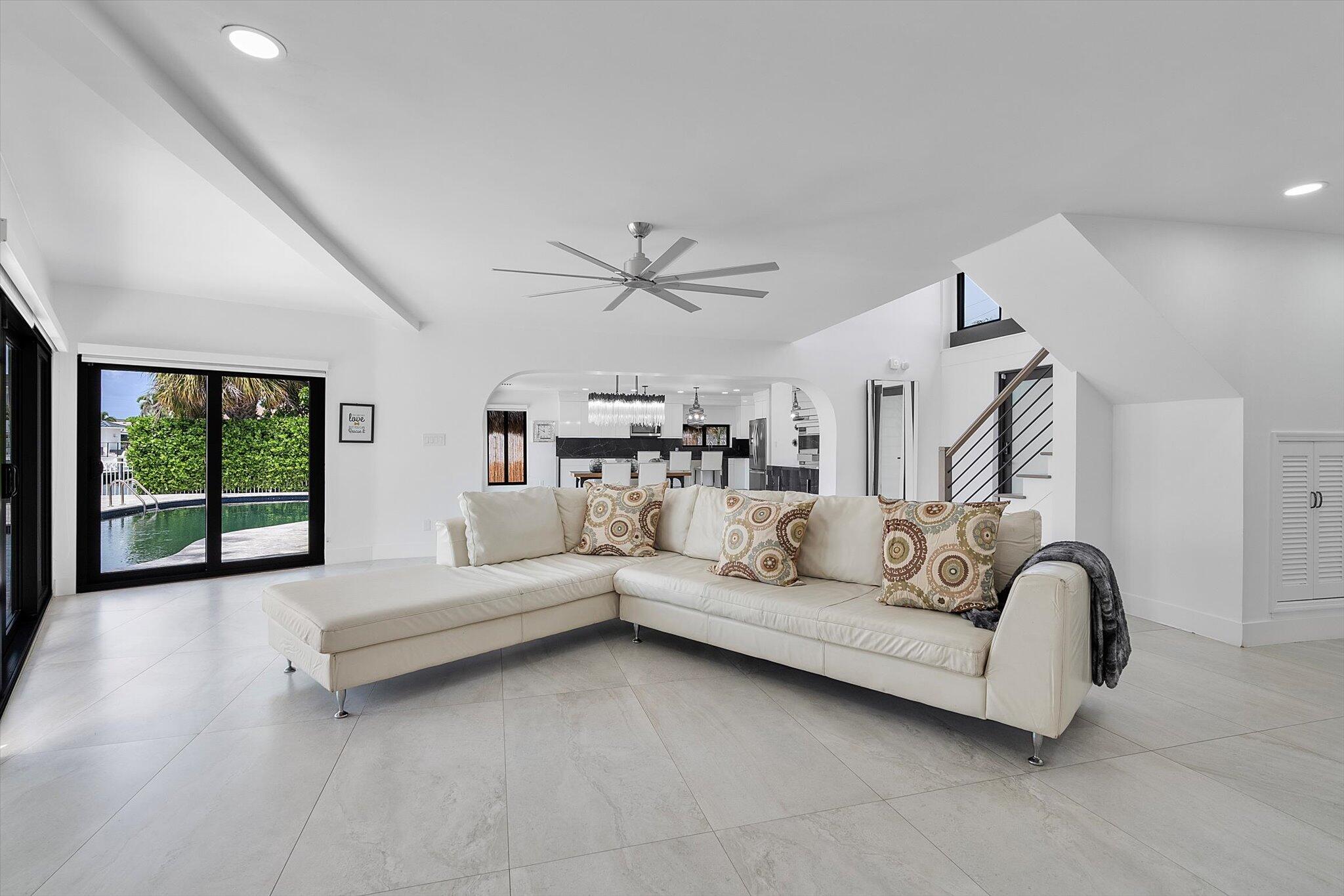 2800 NE 48th Street