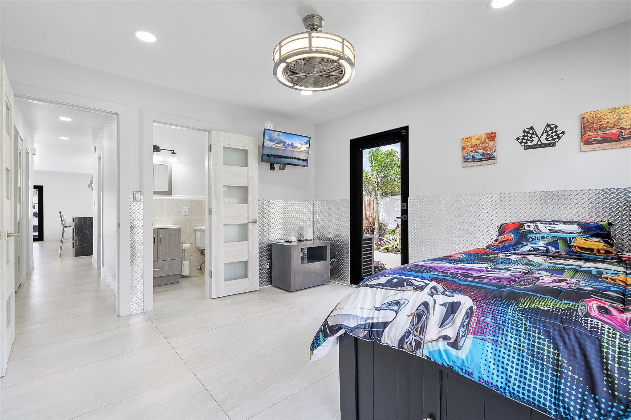 2800 NE 48th Street