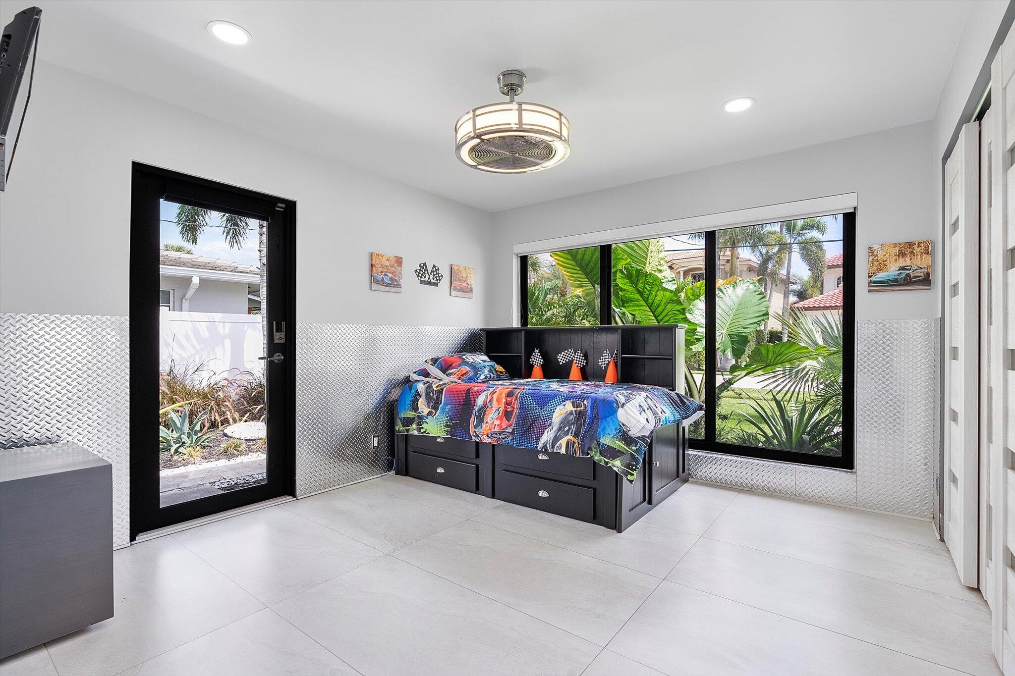 2800 NE 48th Street