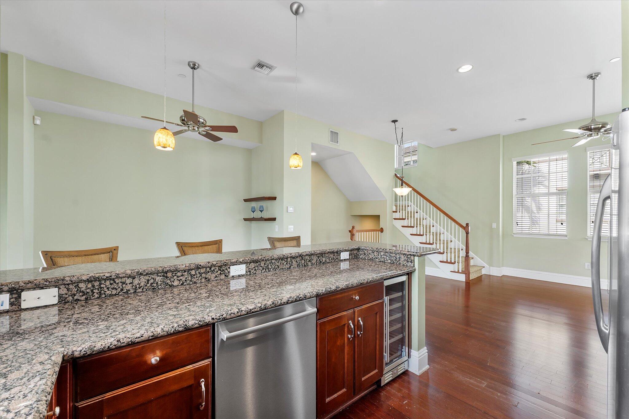 285 SE 6th Avenue J