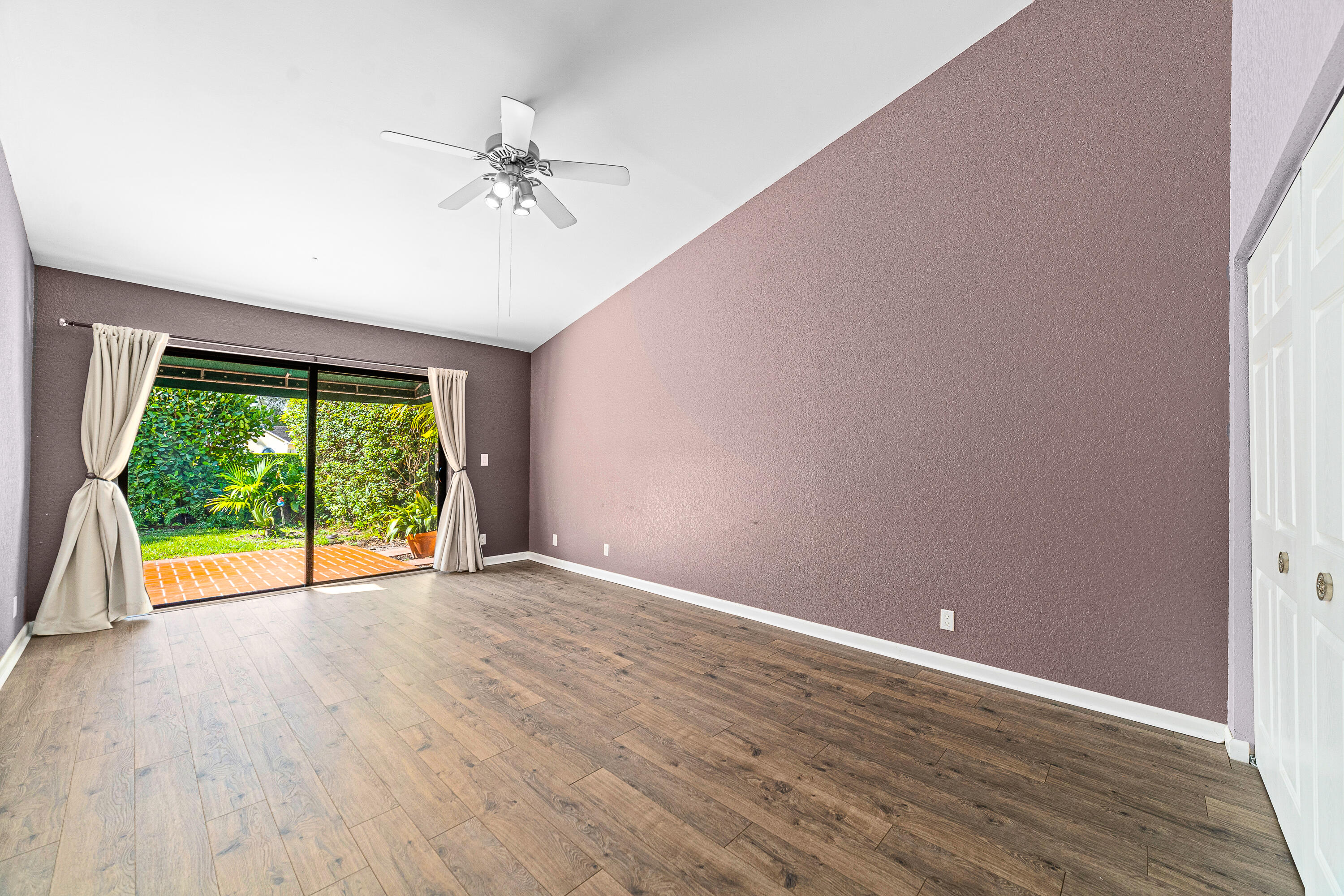 6200 Via Tierra Drive