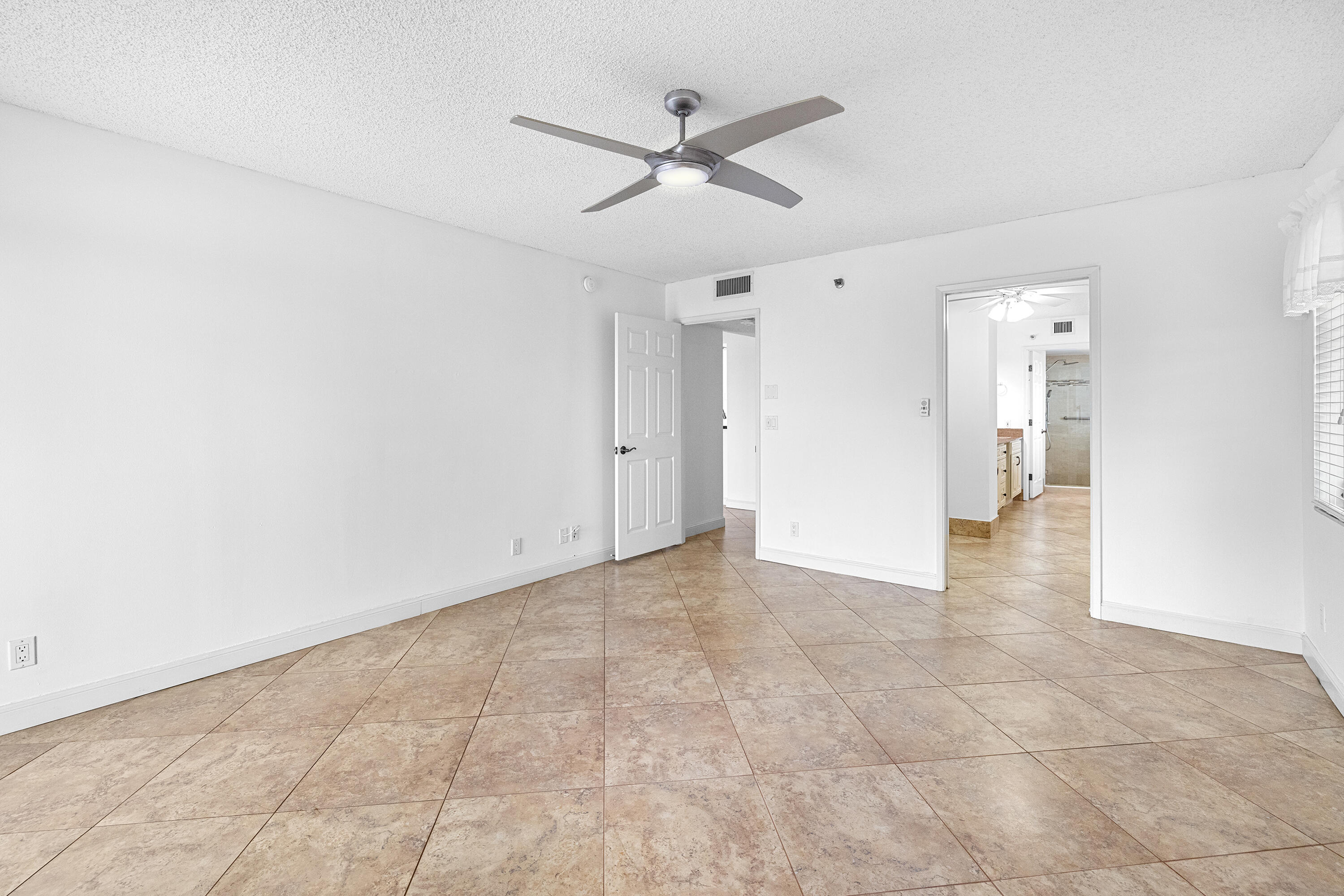 7380 S Oriole Boulevard 701