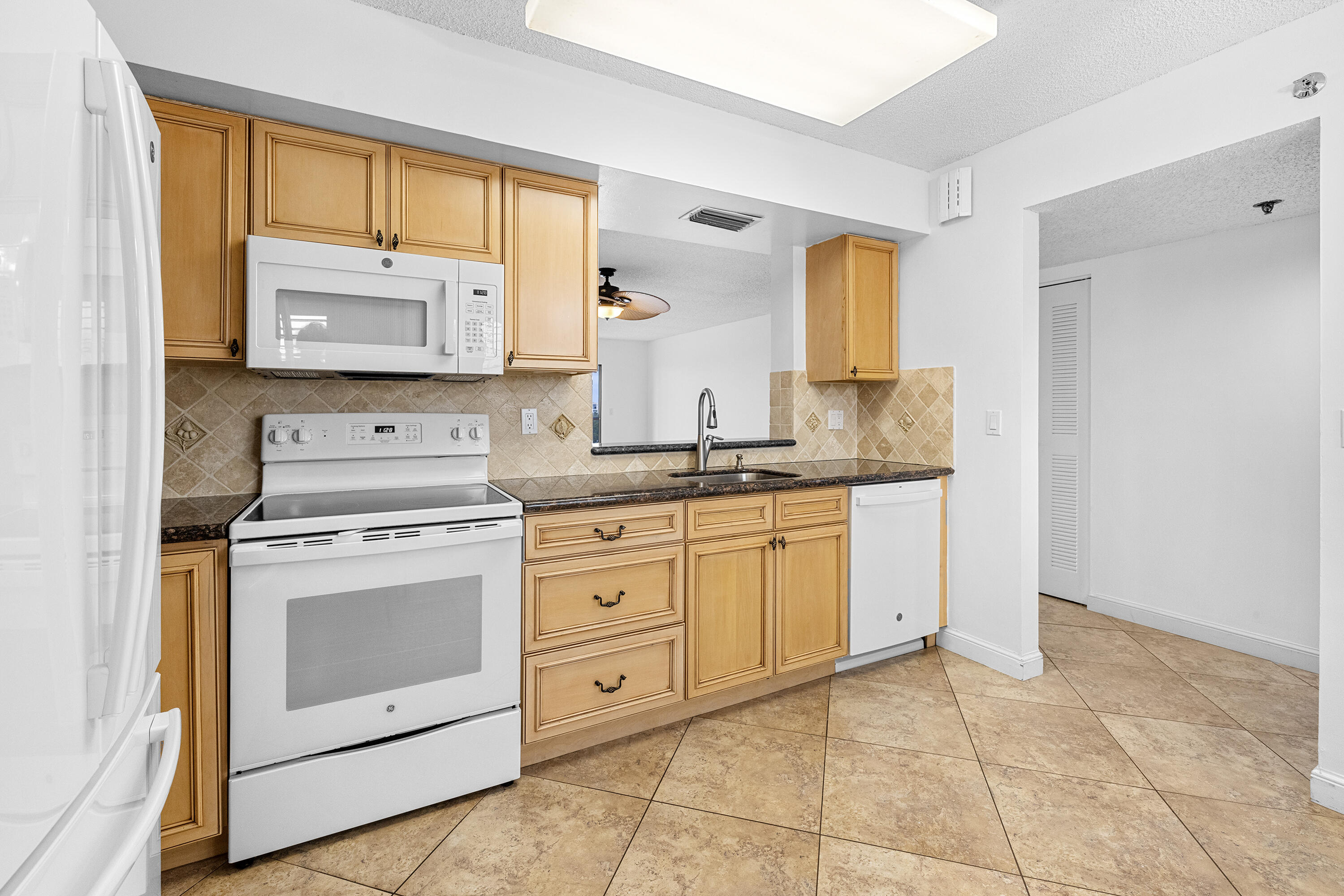 7380 S Oriole Boulevard 701
