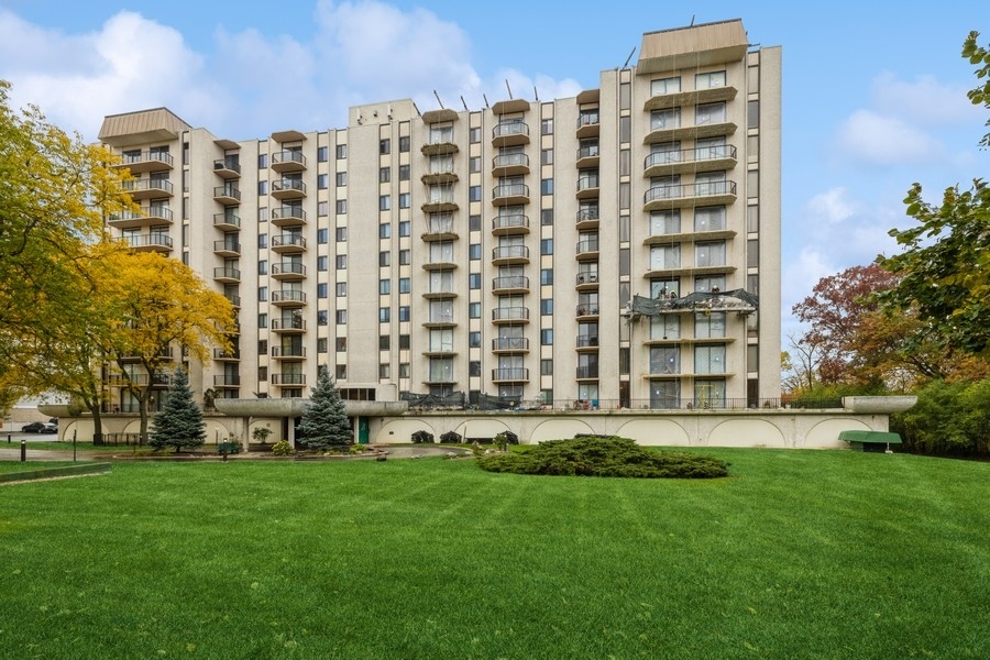190 S Wood Dale Road Unit: 603
