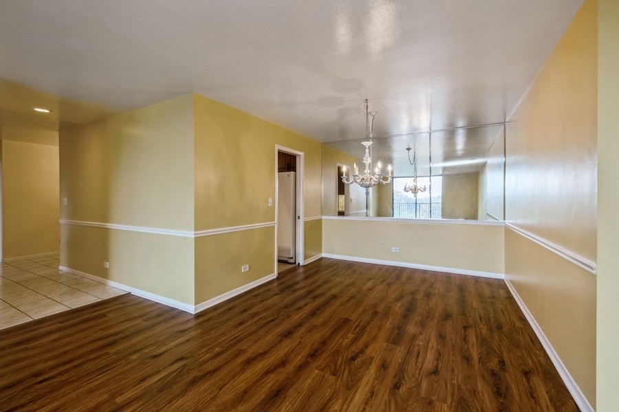 190 S Wood Dale Road Unit: 603