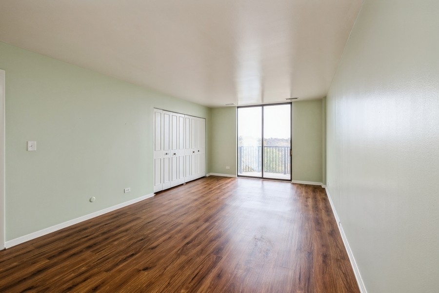190 S Wood Dale Road Unit: 603