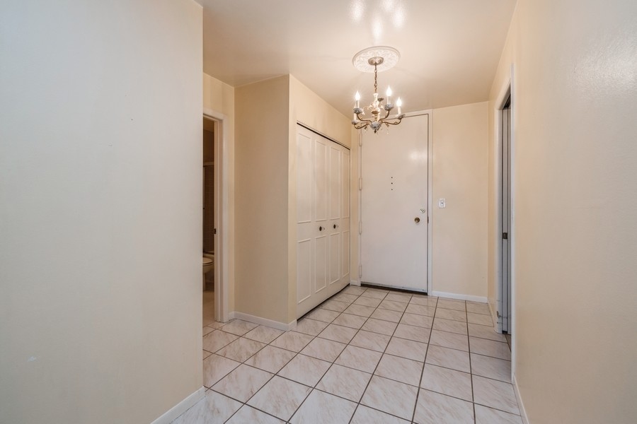 190 S Wood Dale Road Unit: 603
