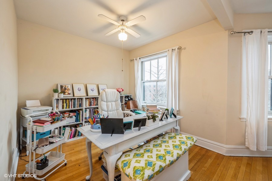 219 N Grove Avenue Unit: 3S