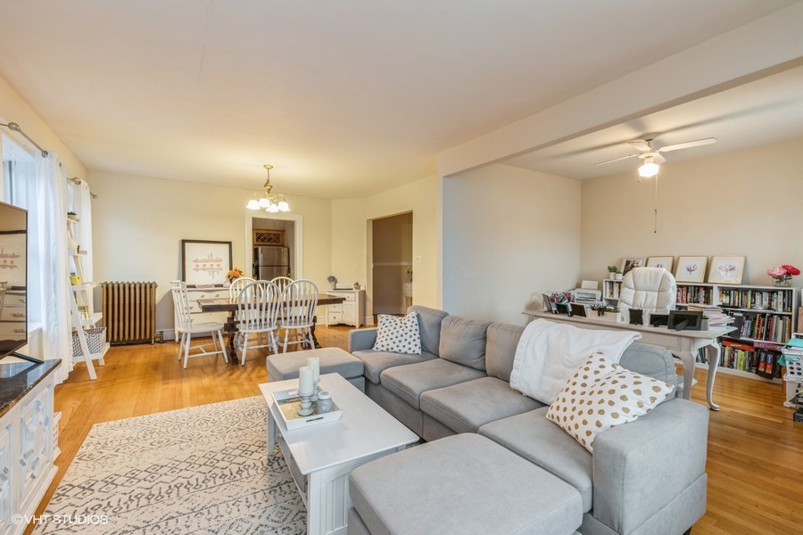 219 N Grove Avenue Unit: 3S