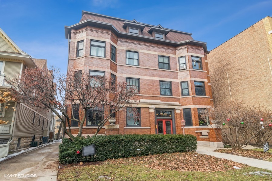 219 N Grove Avenue Unit: 3S