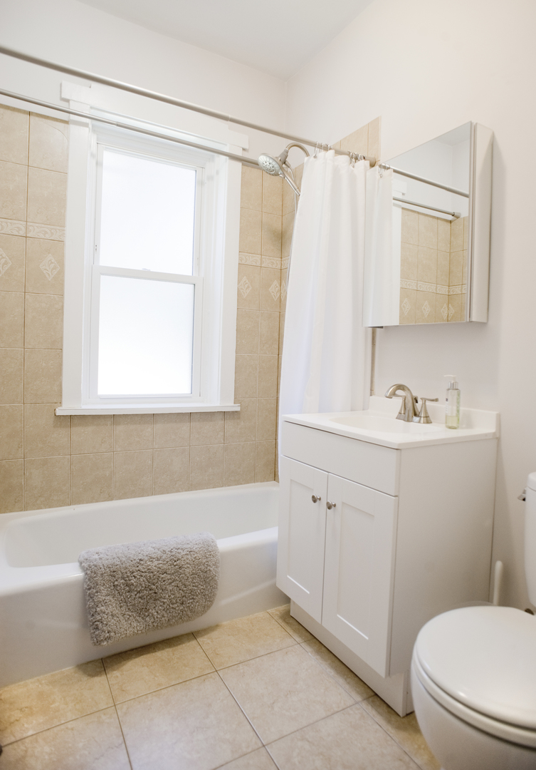 746 Wesley Avenue Unit: 1N