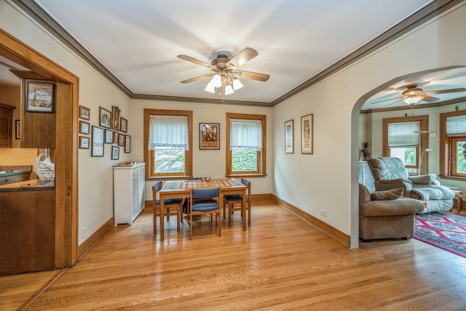 221 N Grove Avenue Unit: 3N