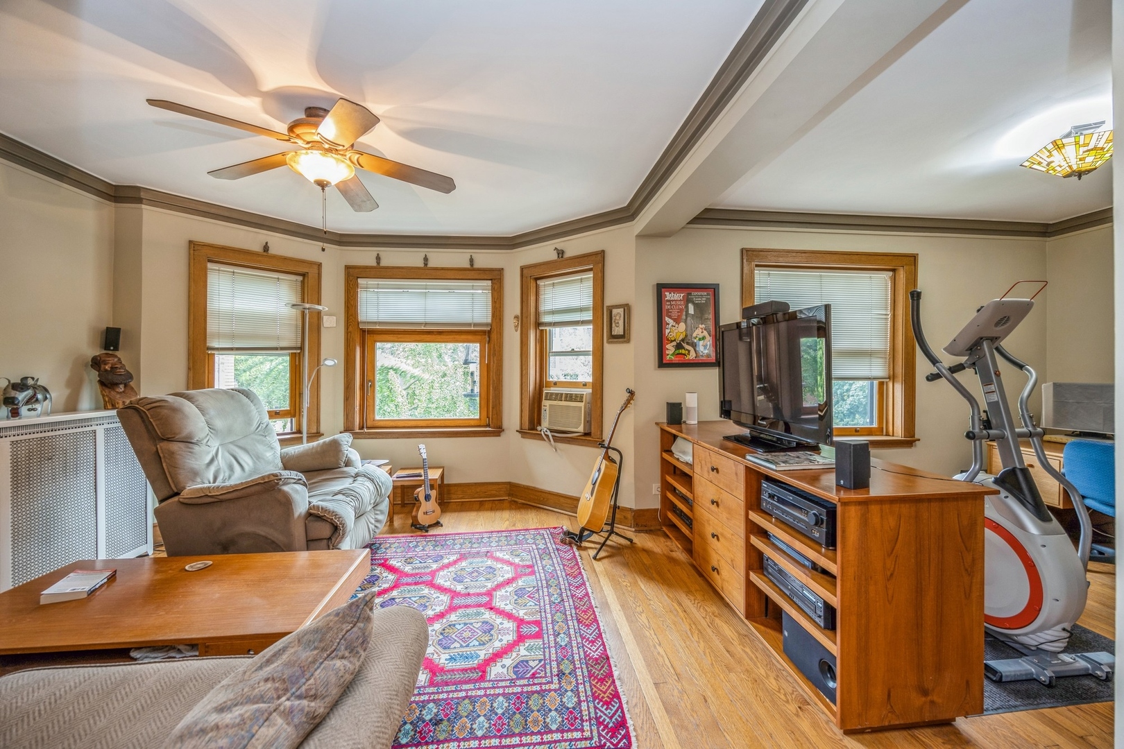 221 N Grove Avenue Unit: 3N