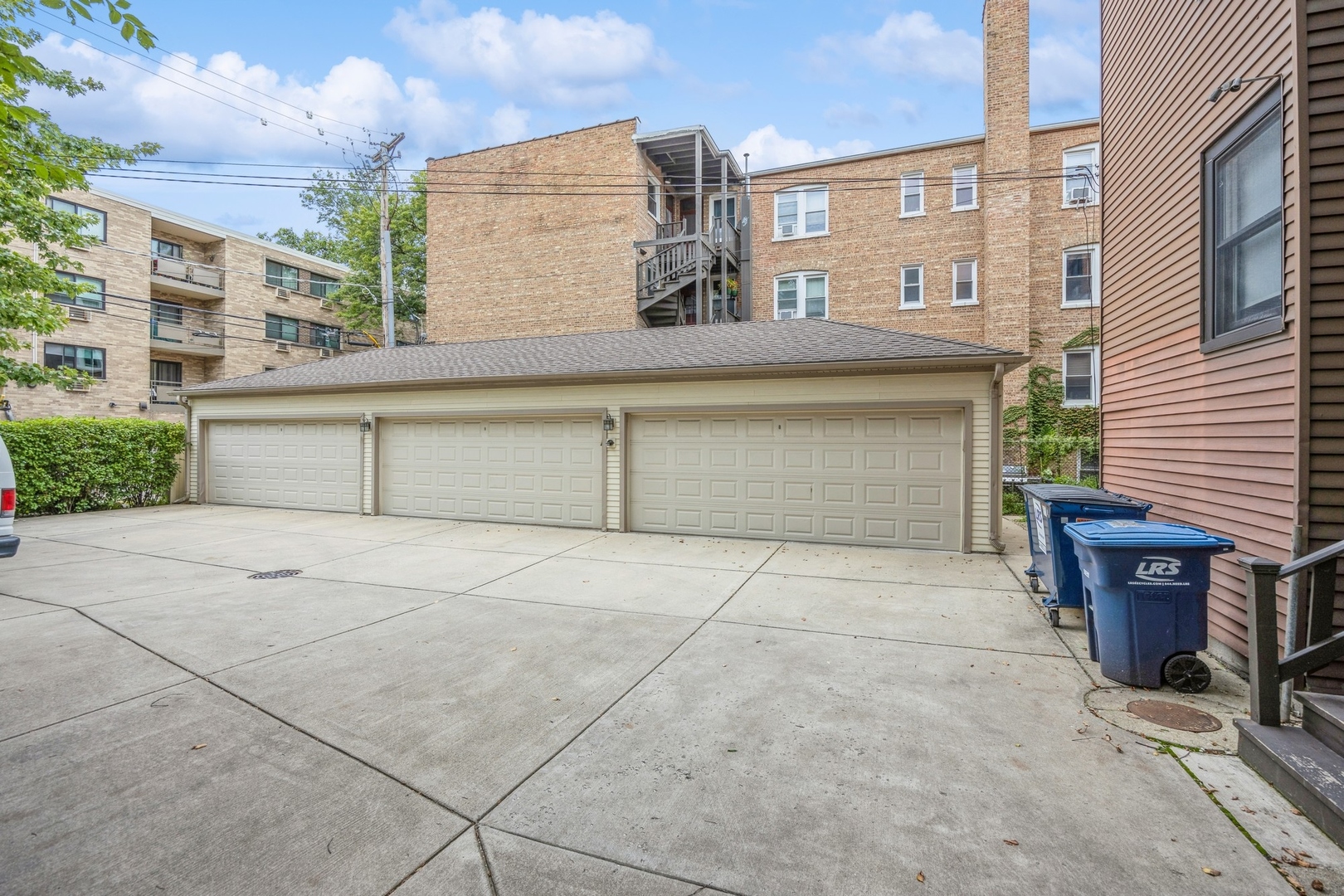 221 N Grove Avenue Unit: 3N