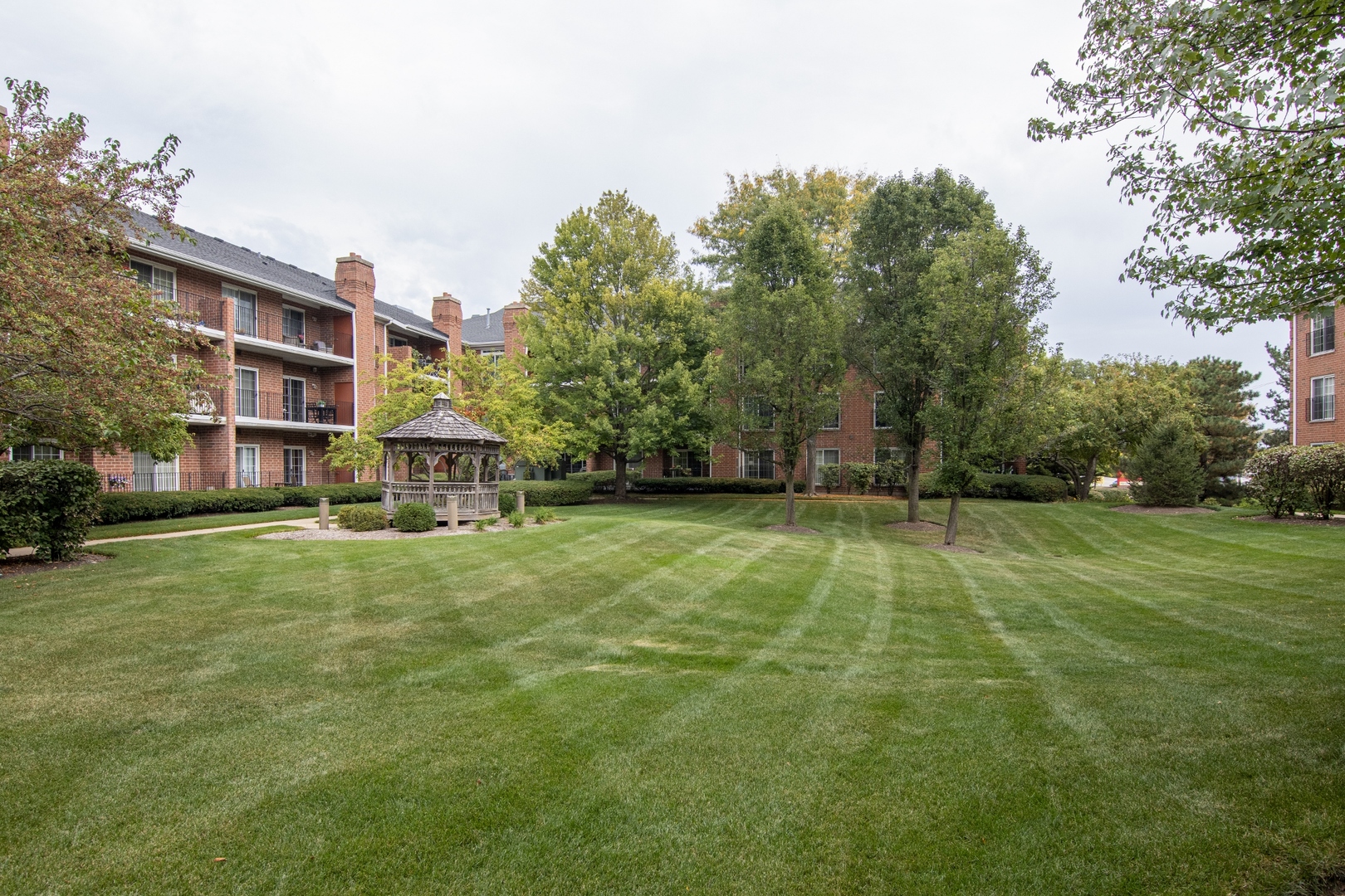 11 Hunt Club Drive Unit: 11