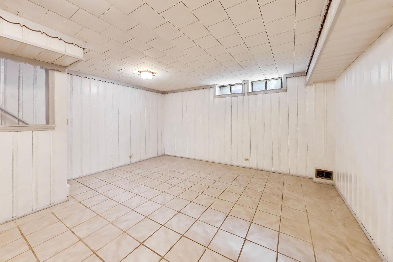7911 North Avenue Unit: F