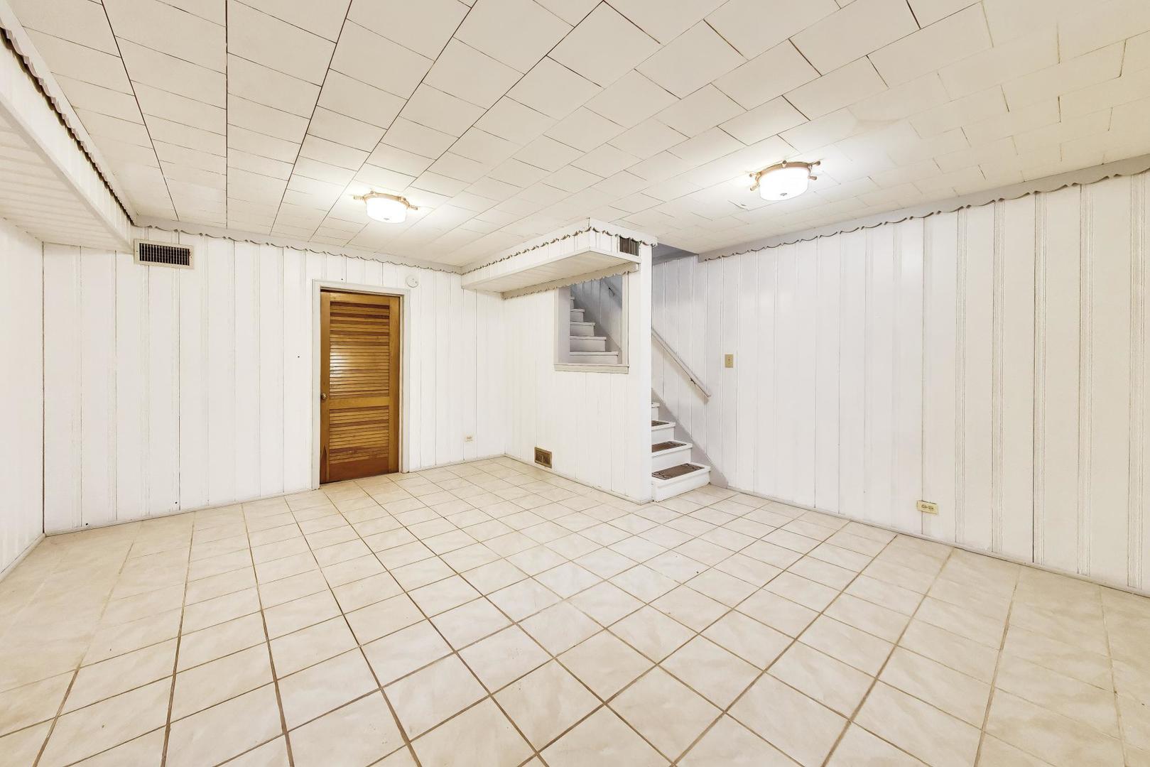 7911 North Avenue Unit: F