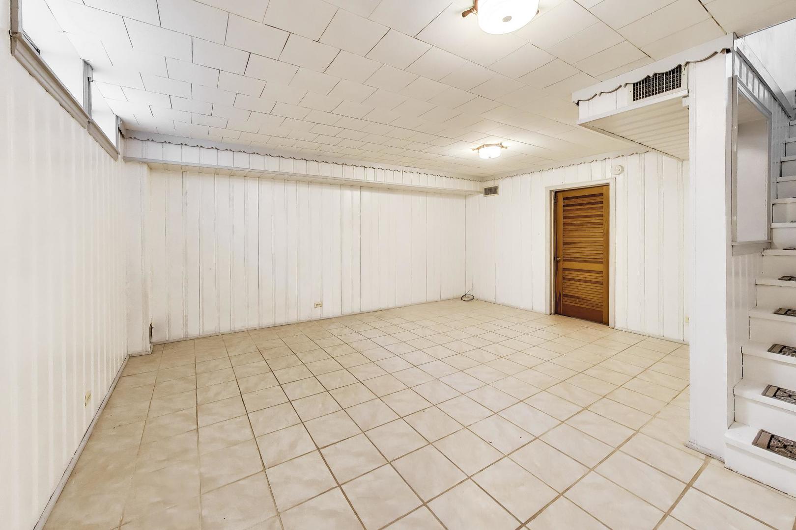 7911 North Avenue Unit: F