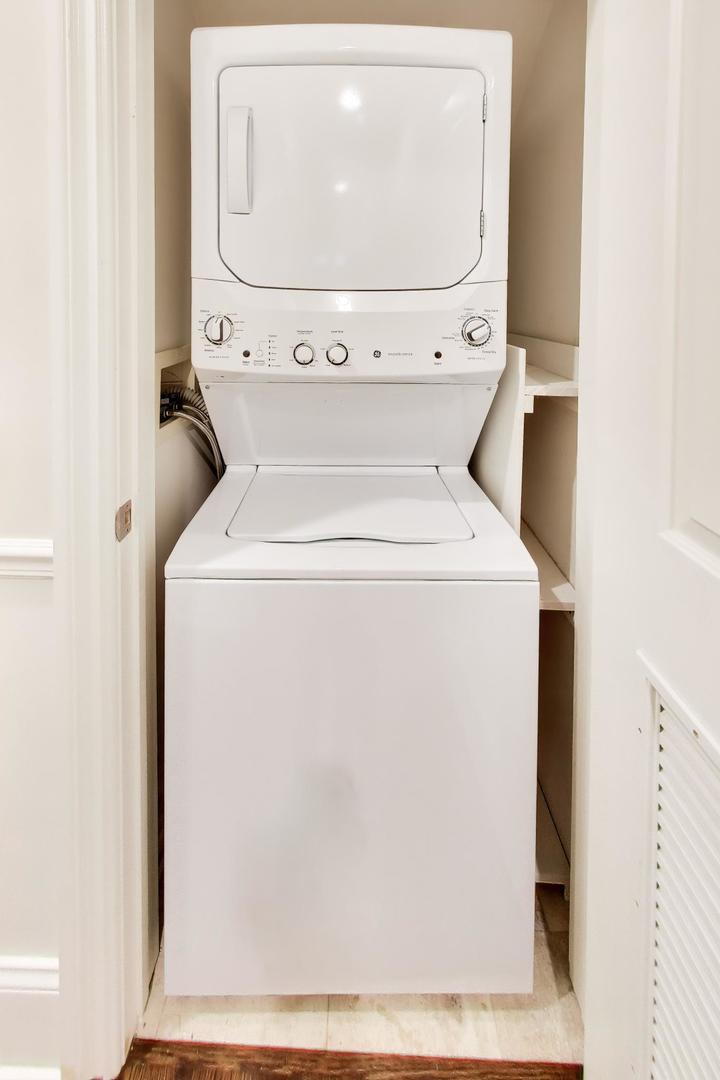 2842 N Racine Avenue Unit: 2
