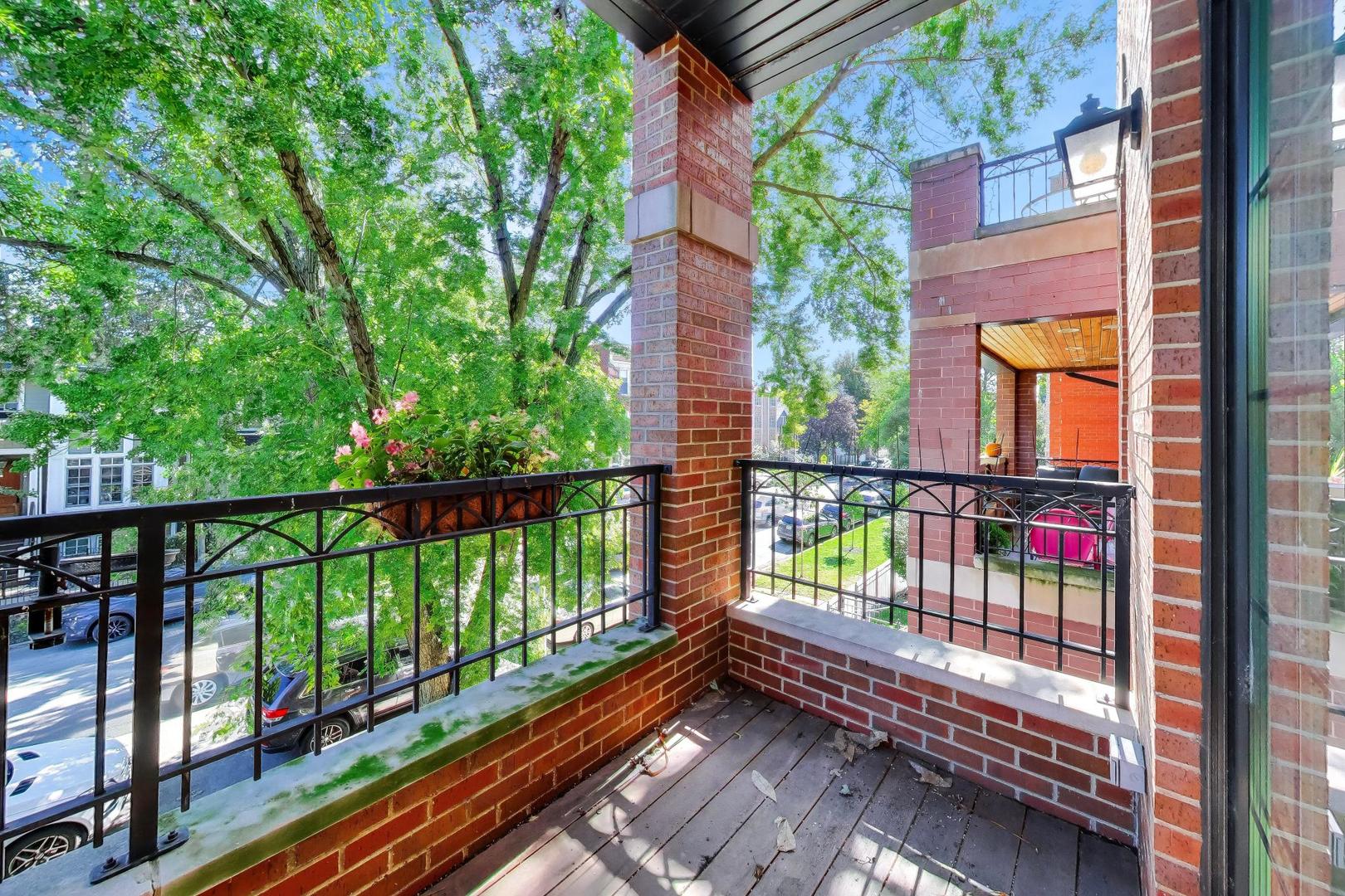 2842 N Racine Avenue Unit: 2