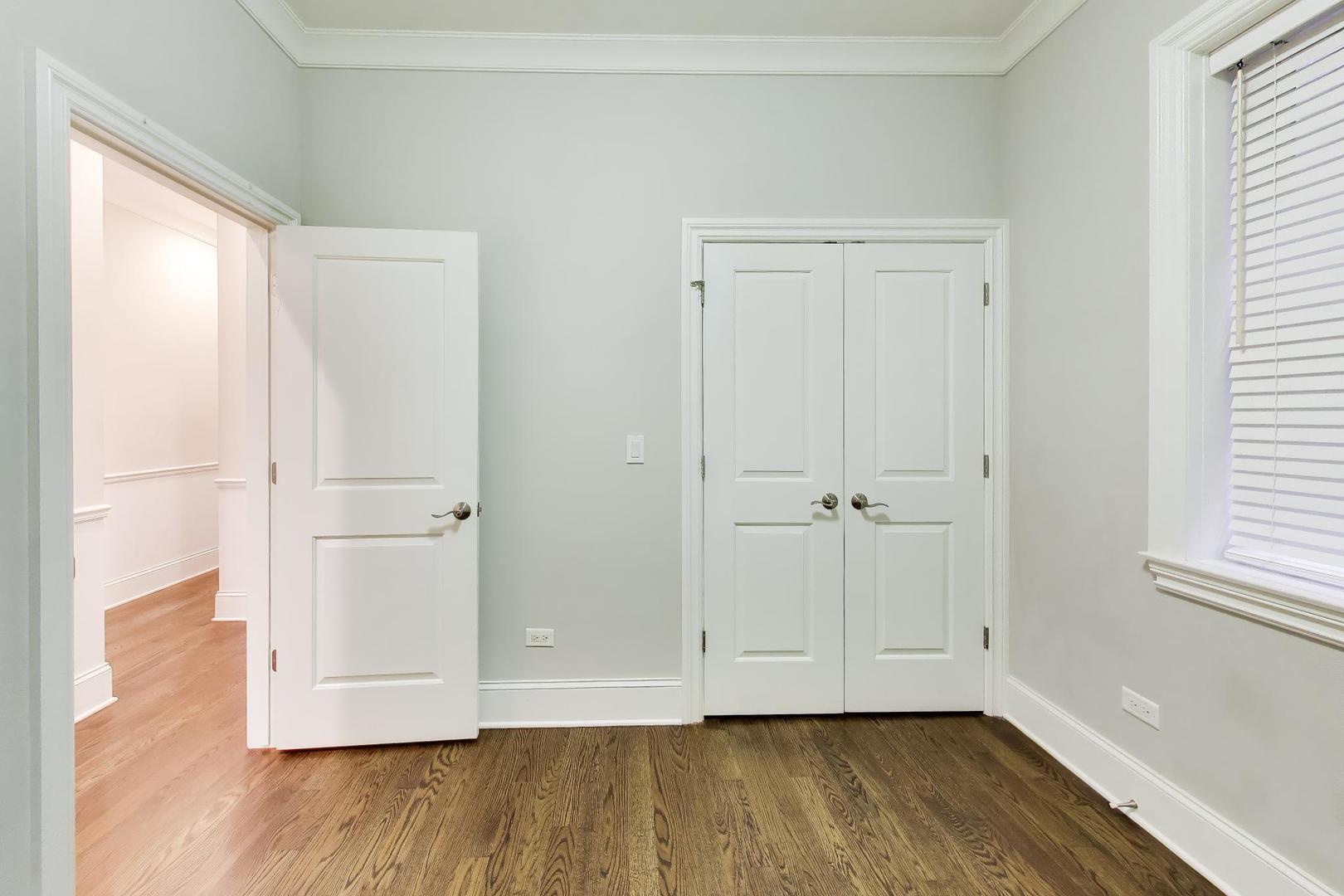 2842 N Racine Avenue Unit: 2