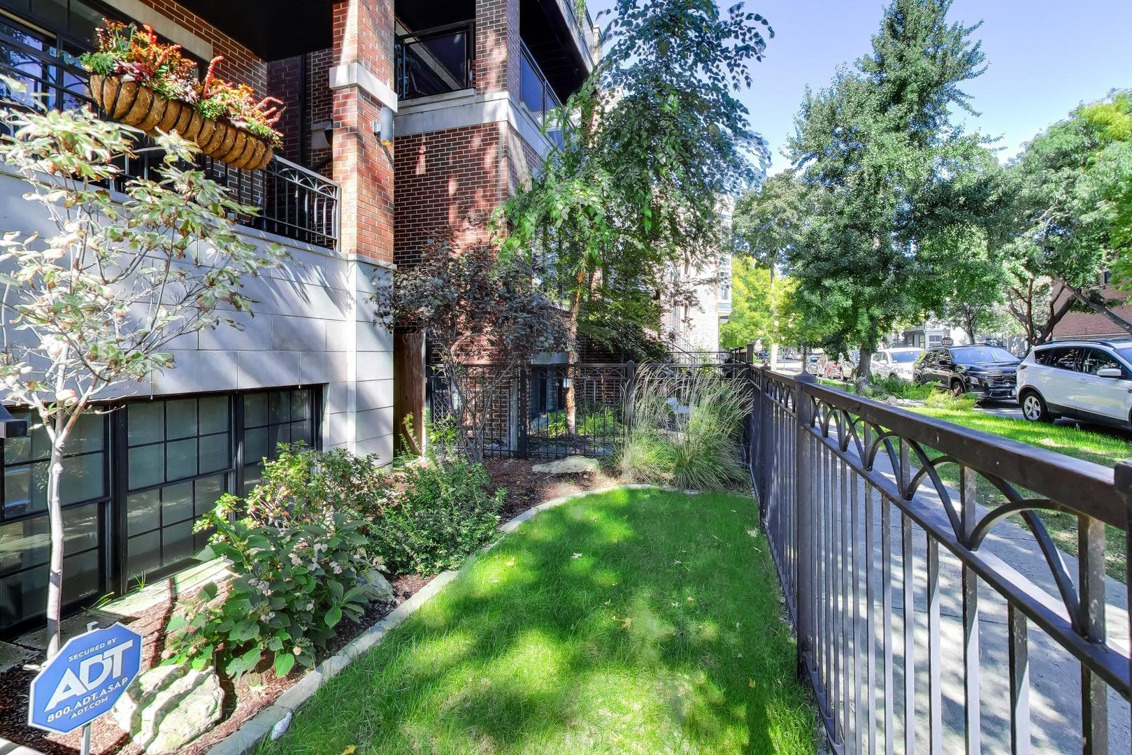 2842 N Racine Avenue Unit: 2