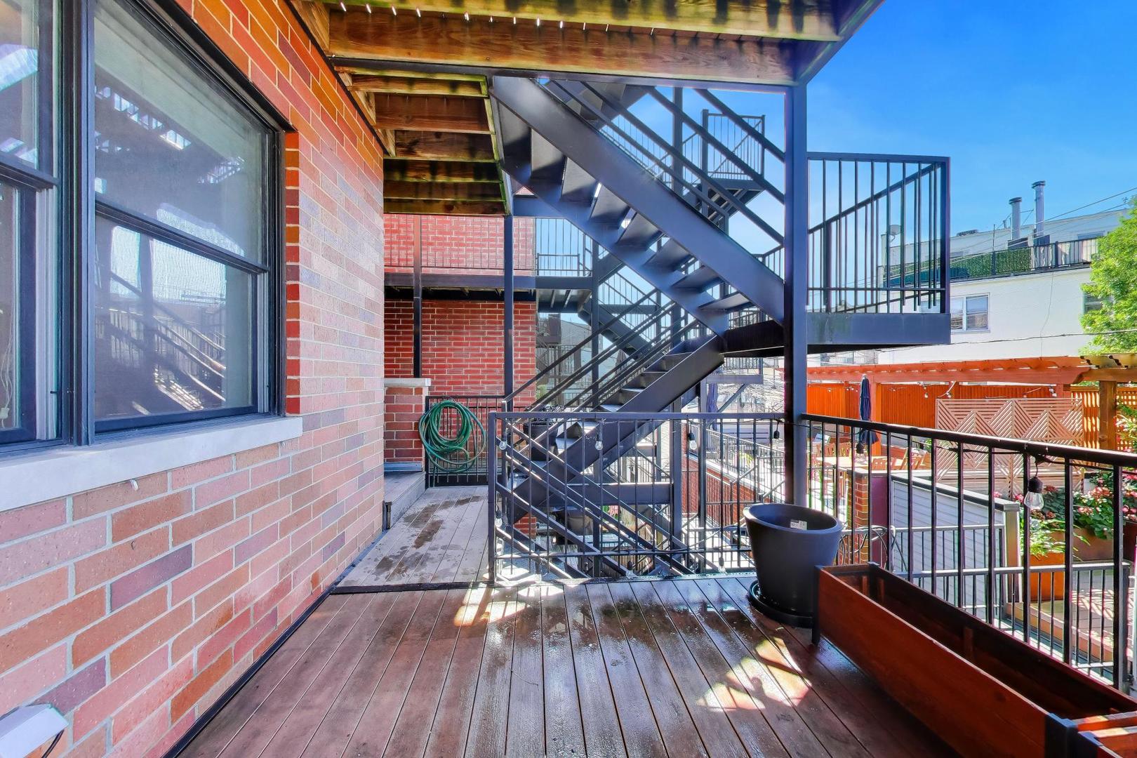 2842 N Racine Avenue Unit: 2