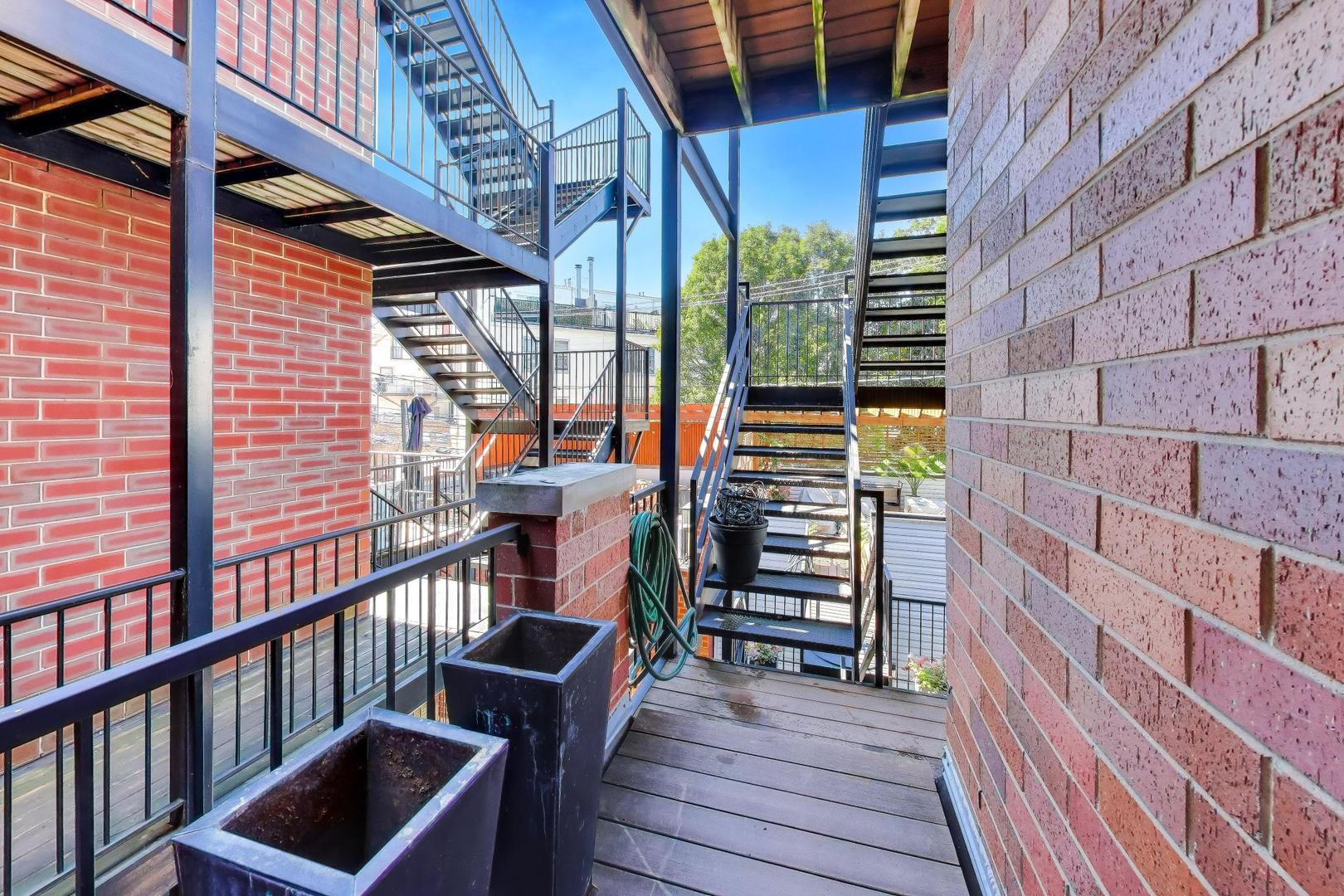 2842 N Racine Avenue Unit: 2