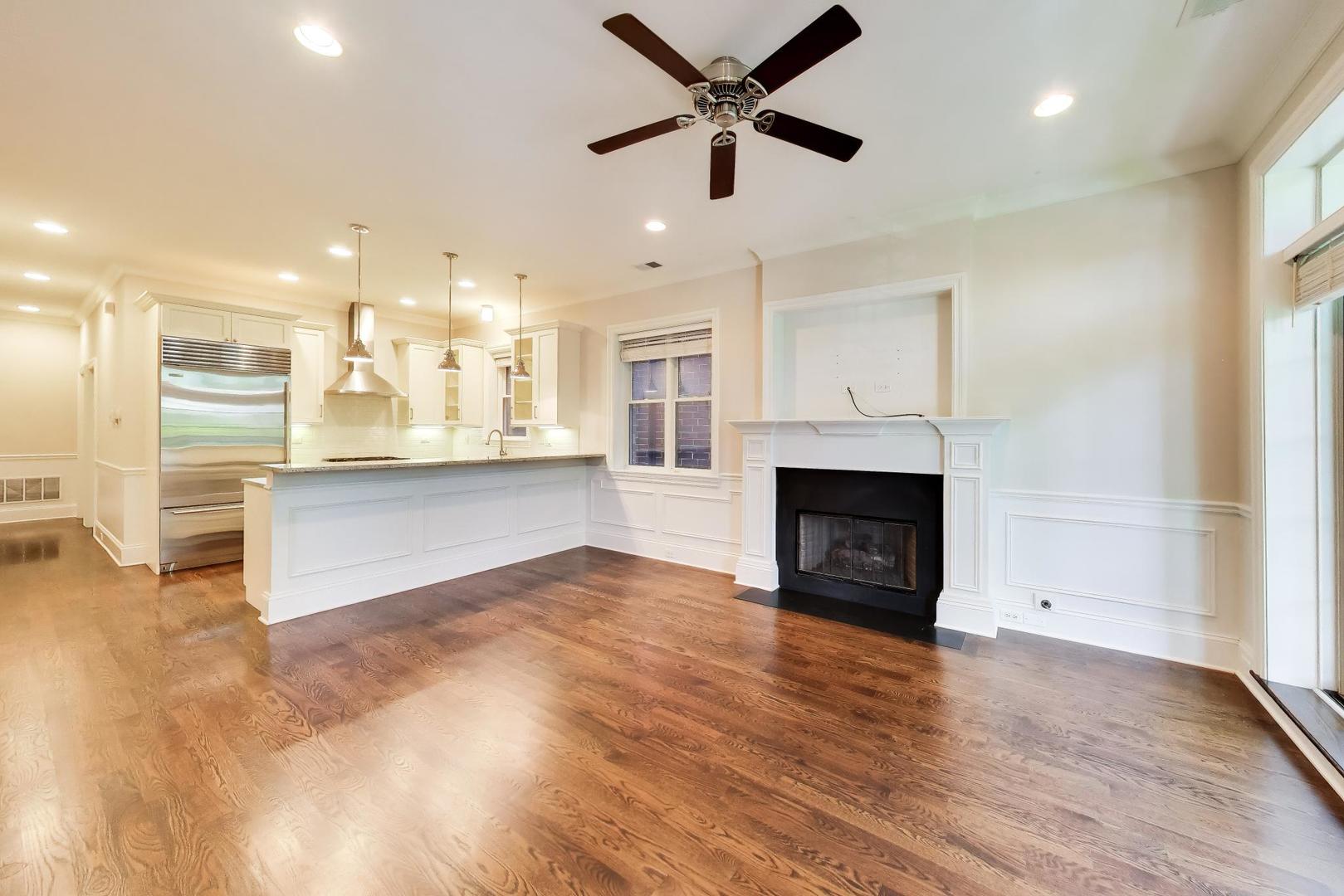 2842 N Racine Avenue Unit: 2