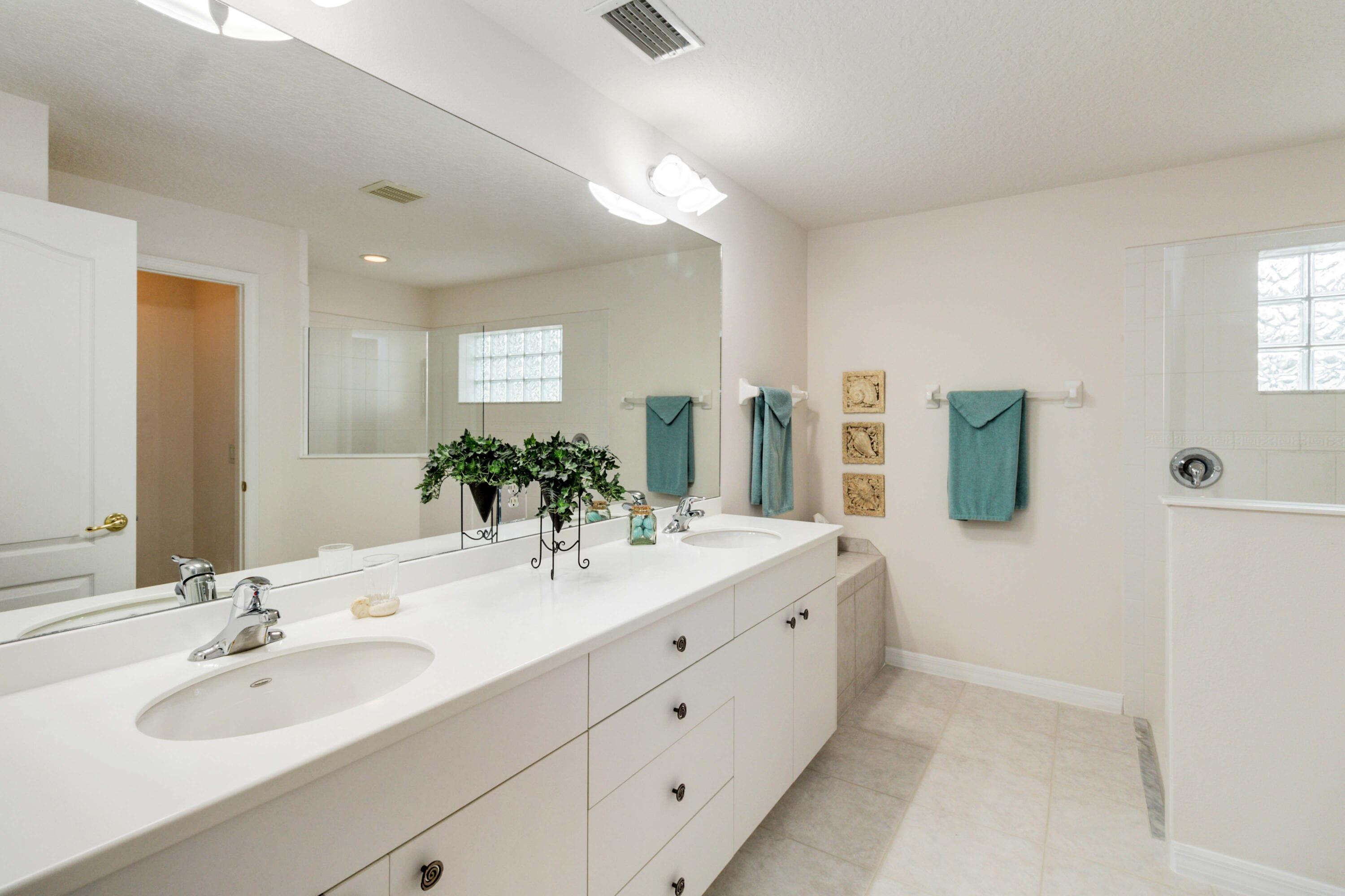 1381 Indian Oaks Drive